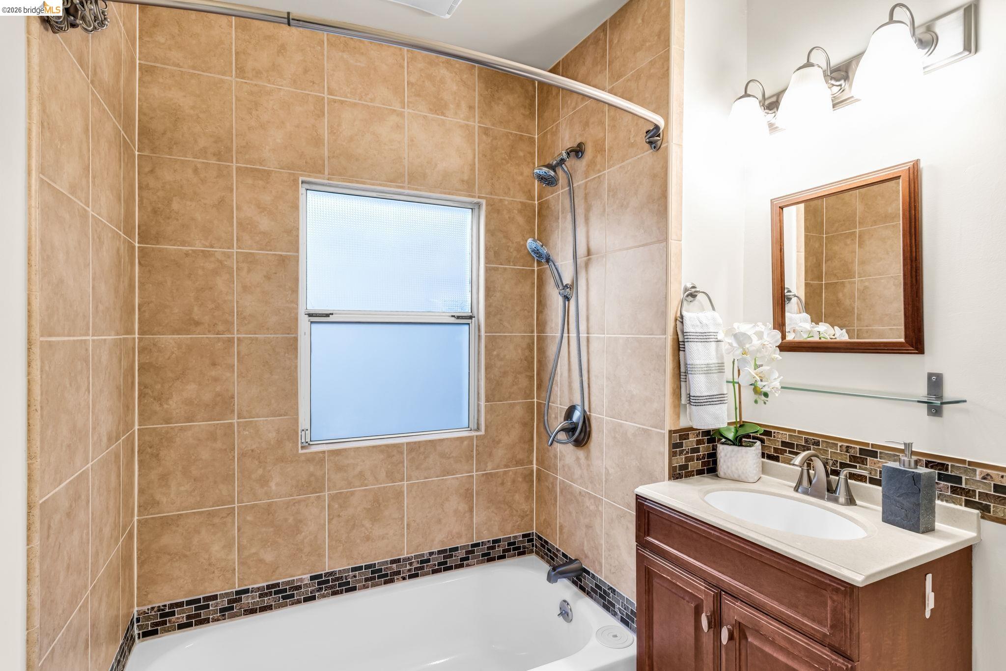 Detail Gallery Image 22 of 43 For 4215 Nevin Ave, Richmond,  CA 94805 - 2 Beds | 2 Baths