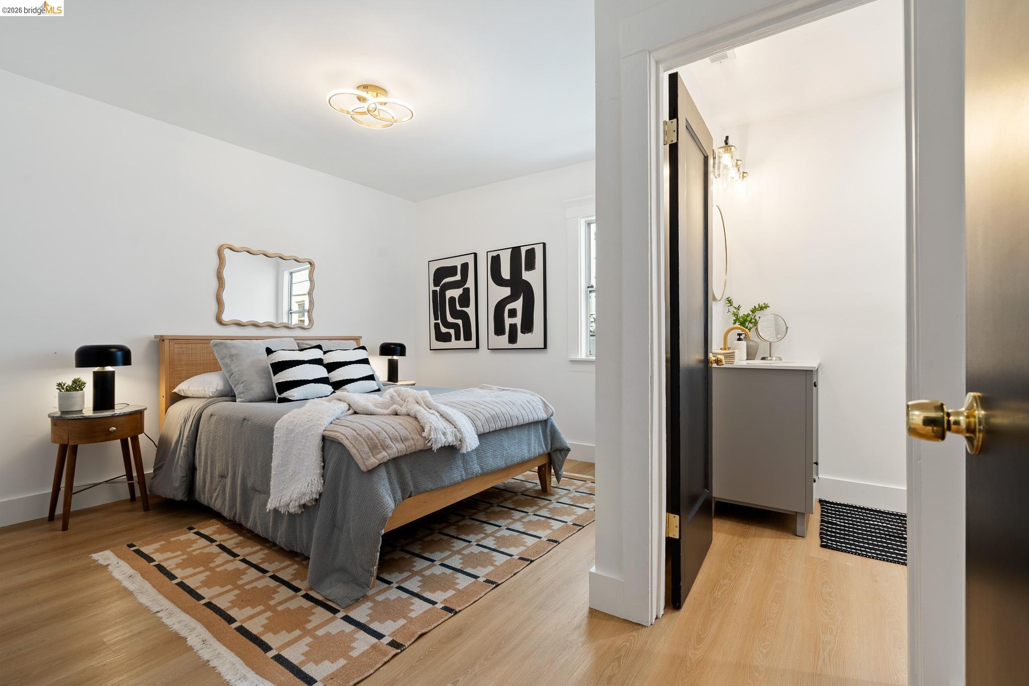 Detail Gallery Image 18 of 51 For 1004 39th St, Oakland,  CA 94608 - 2 Beds | 2 Baths