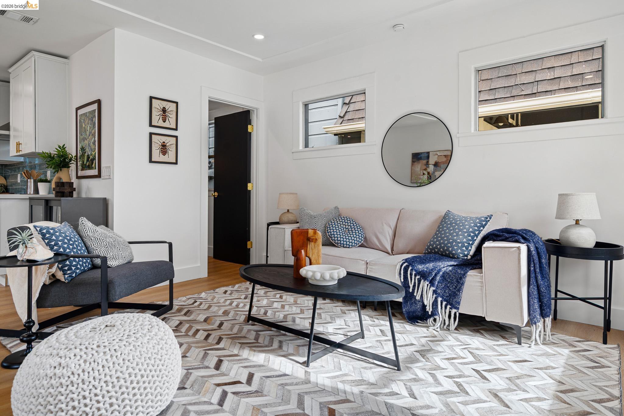 Detail Gallery Image 26 of 51 For 1004 39th St, Oakland,  CA 94608 - 2 Beds | 2 Baths