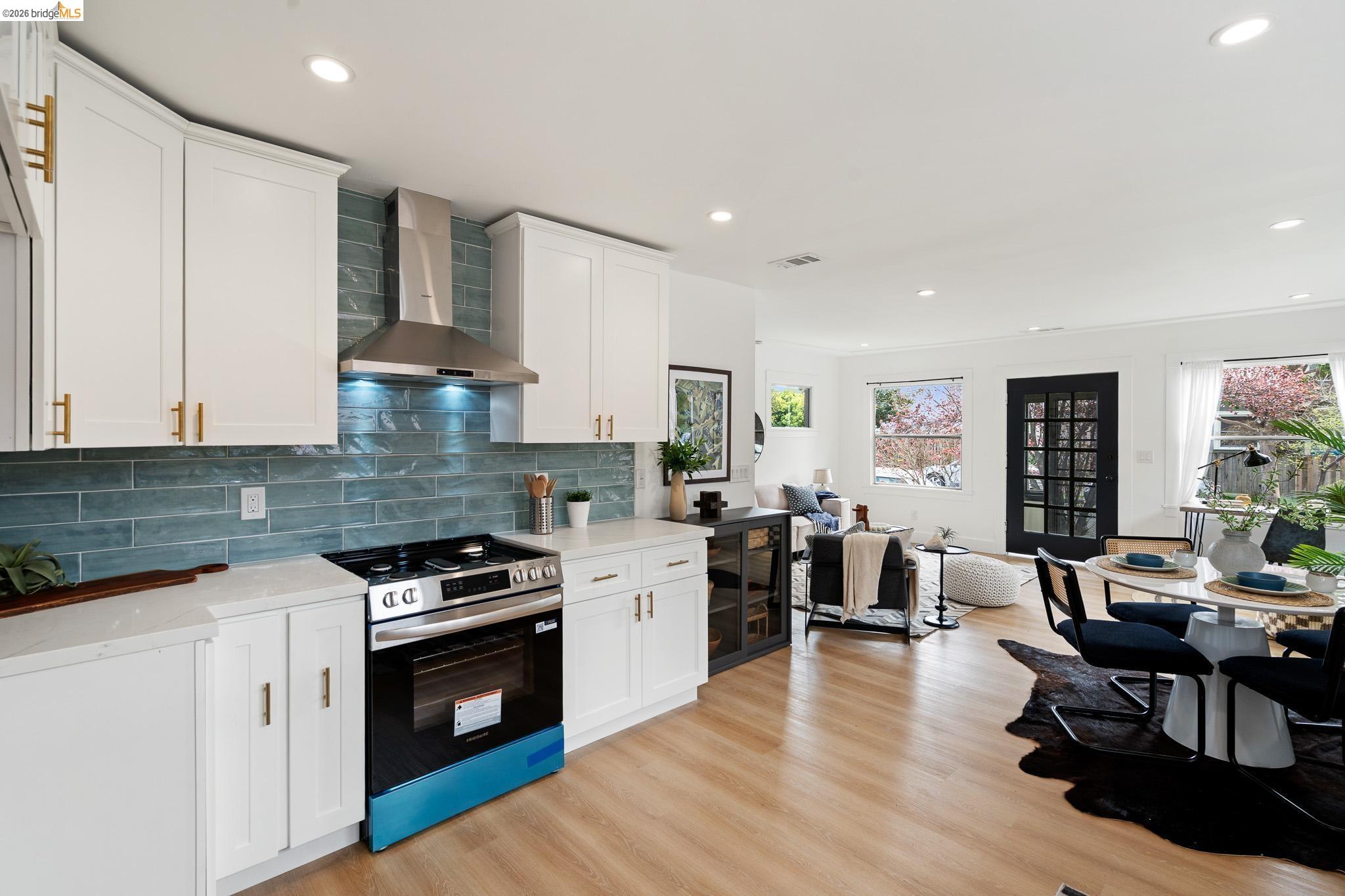 Detail Gallery Image 28 of 51 For 1004 39th St, Oakland,  CA 94608 - 2 Beds | 2 Baths