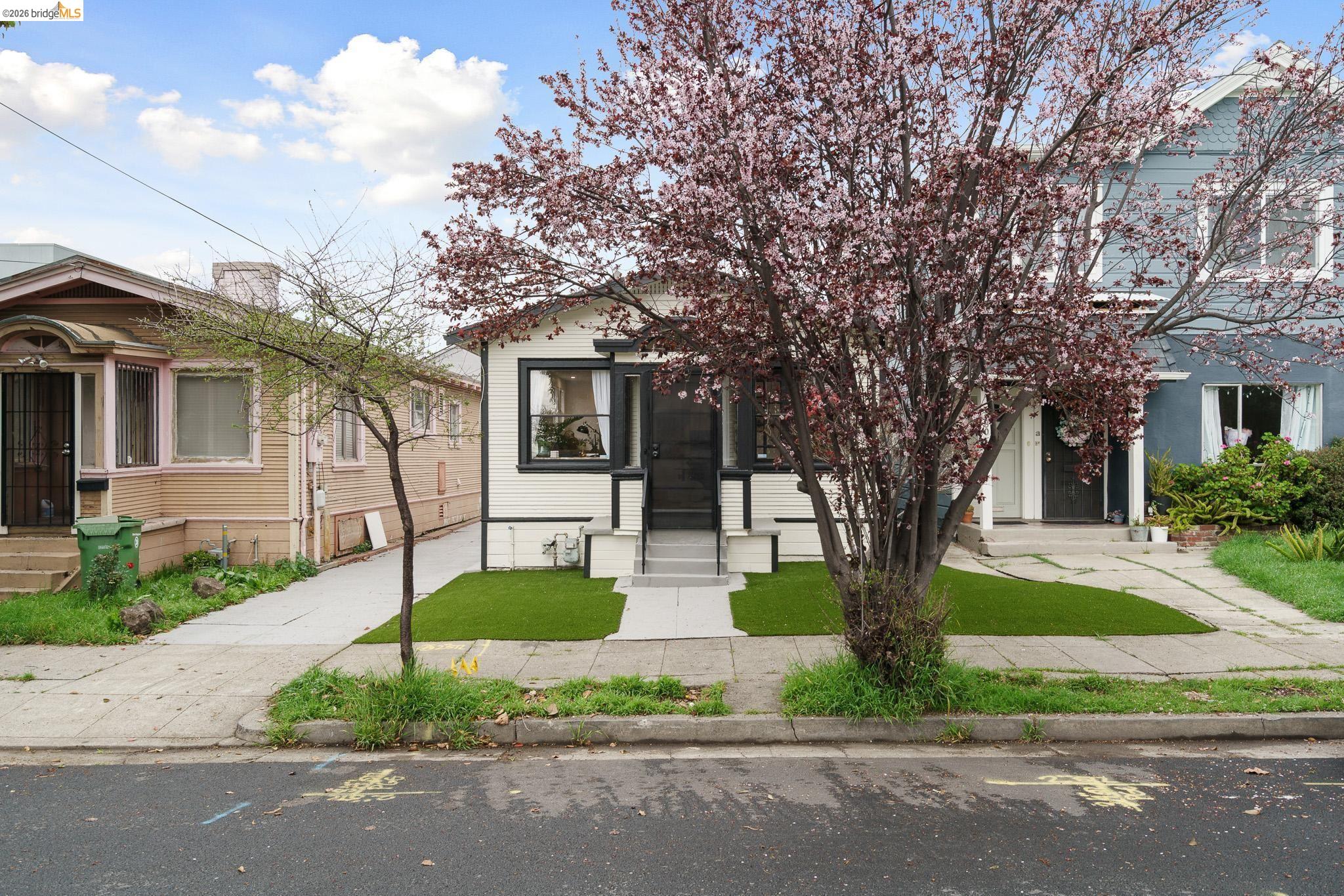 Detail Gallery Image 41 of 51 For 1004 39th St, Oakland,  CA 94608 - 2 Beds | 2 Baths