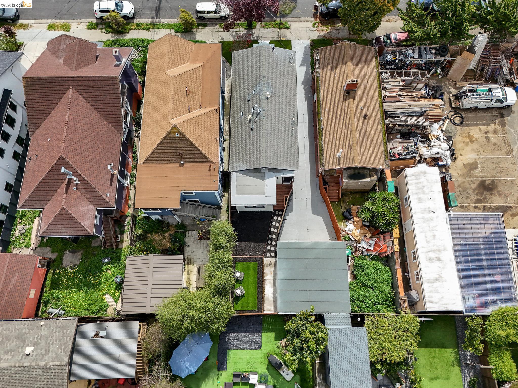 Detail Gallery Image 49 of 51 For 1004 39th St, Oakland,  CA 94608 - 2 Beds | 2 Baths