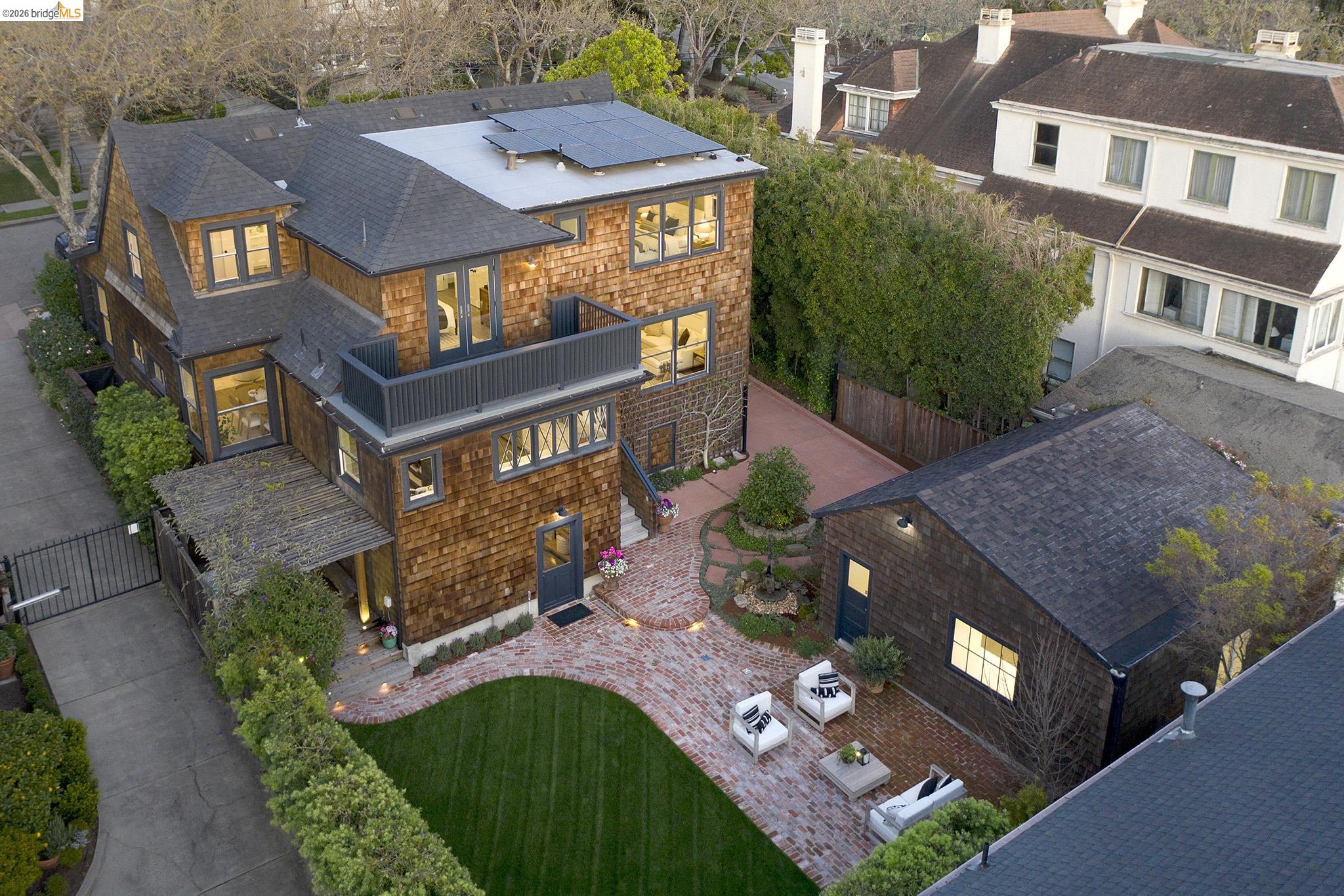 Detail Gallery Image 2 of 59 For 231 Bonita Ave, Piedmont,  CA 94611 - 4 Beds | 5 Baths