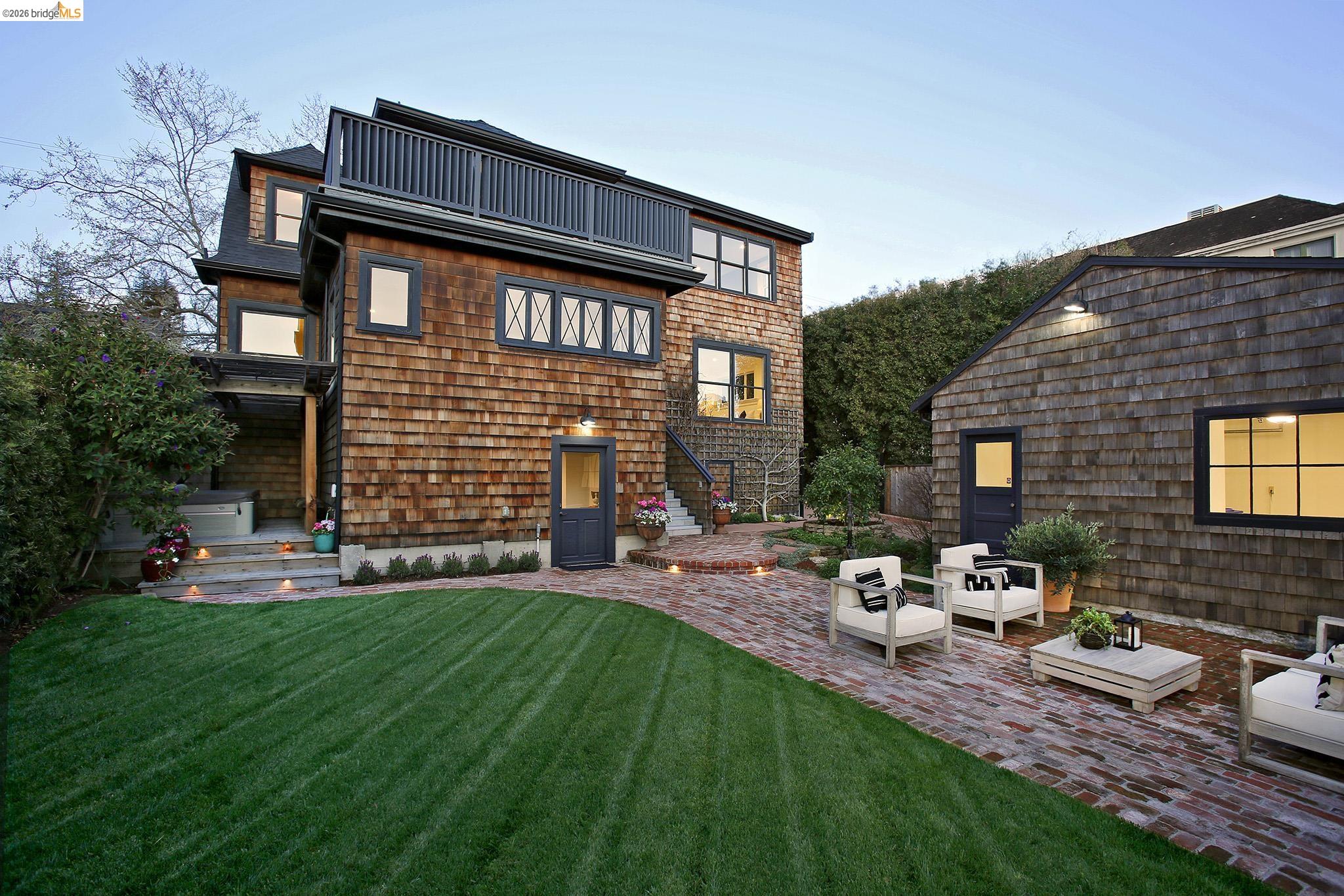 Detail Gallery Image 3 of 59 For 231 Bonita Ave, Piedmont,  CA 94611 - 4 Beds | 5 Baths