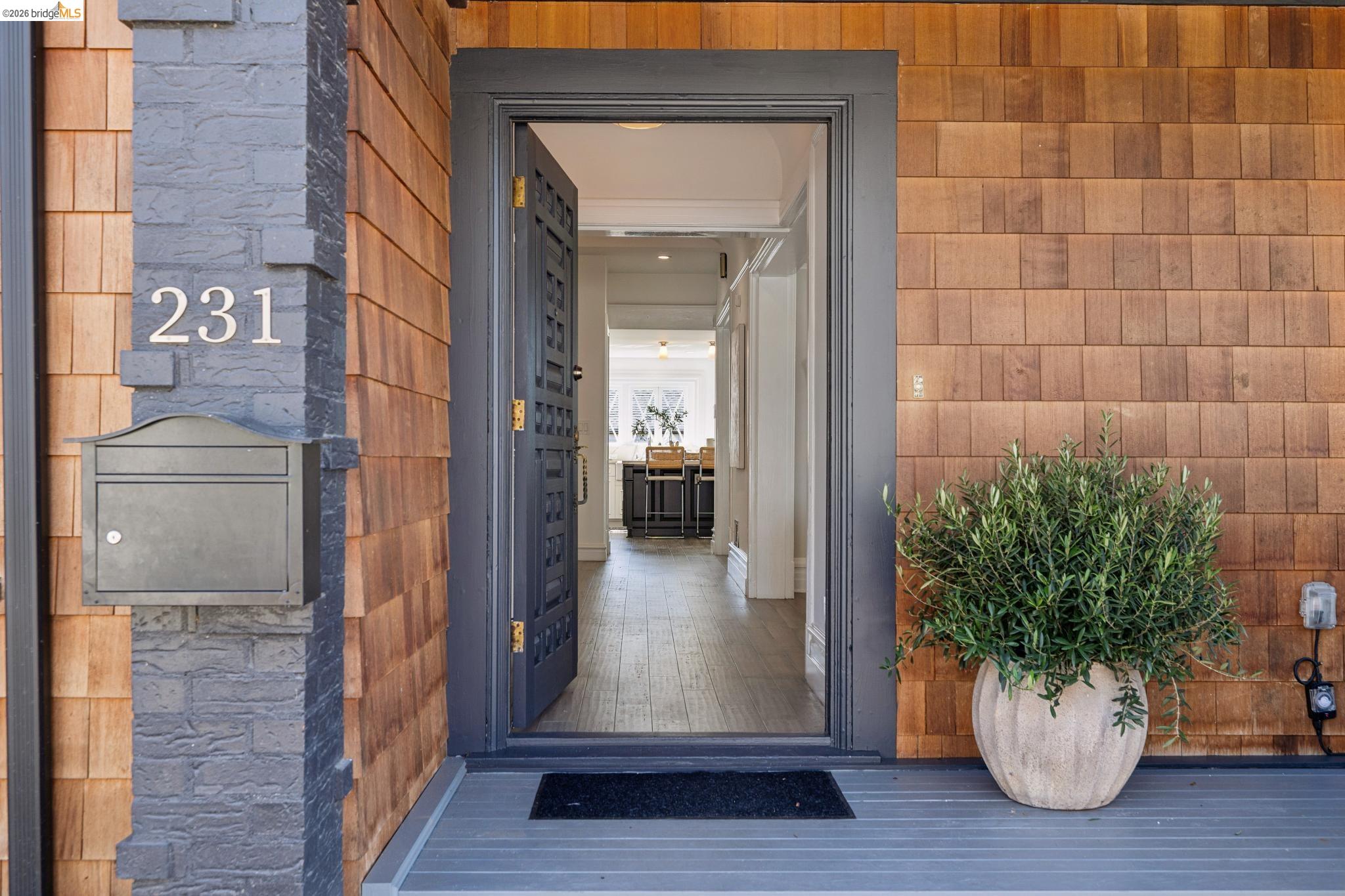 Detail Gallery Image 4 of 59 For 231 Bonita Ave, Piedmont,  CA 94611 - 4 Beds | 5 Baths