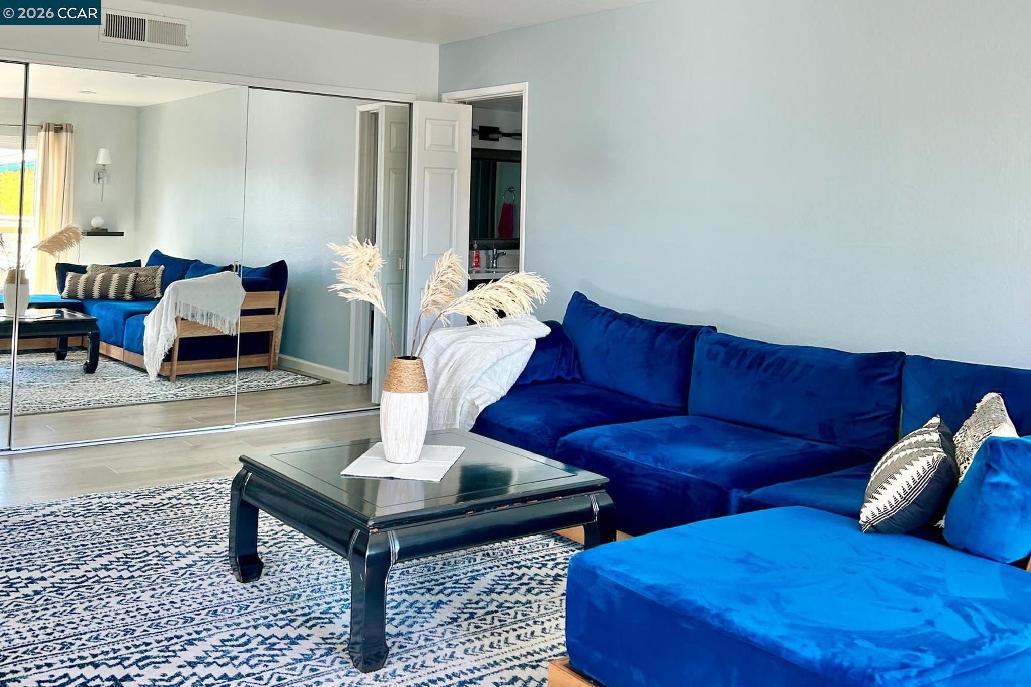 Detail Gallery Image 3 of 28 For 450 N Civic Dr #503,  Walnut Creek,  CA 94596 - 1 Beds | 1 Baths