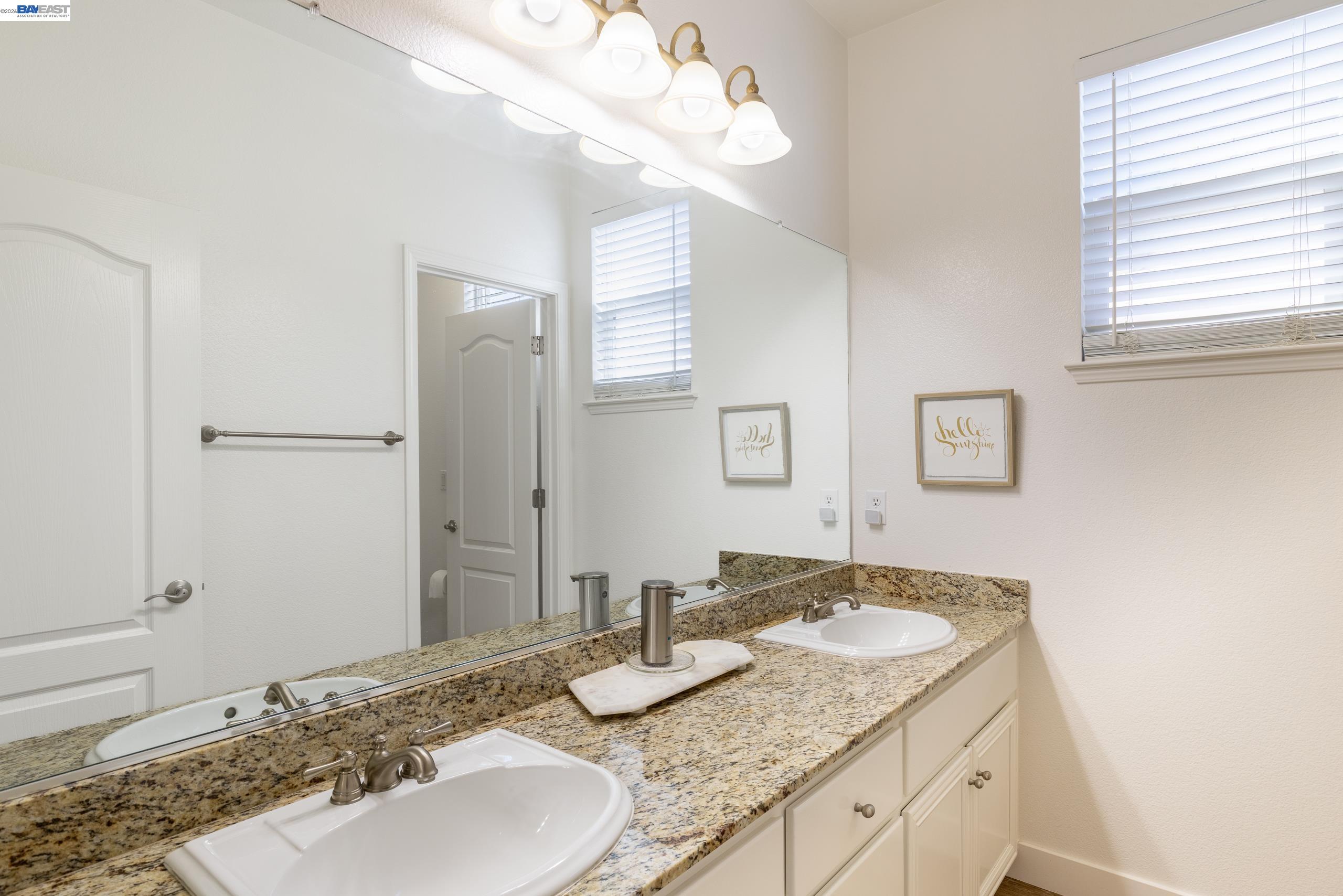 Detail Gallery Image 19 of 25 For 228 W Heritage, Mountain House,  CA 95391 - 4 Beds | 2/1 Baths