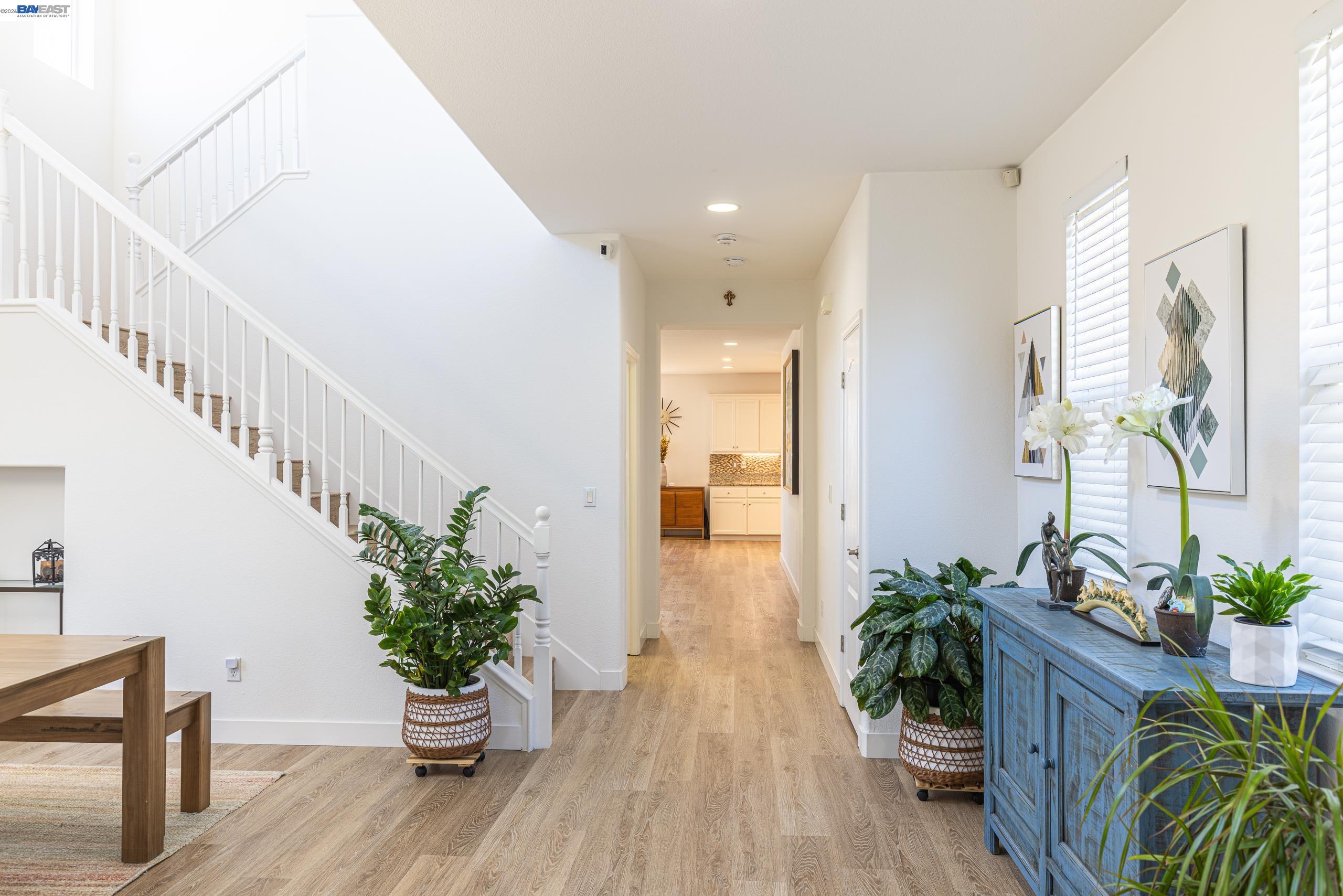 Detail Gallery Image 5 of 25 For 228 W Heritage, Mountain House,  CA 95391 - 4 Beds | 2/1 Baths