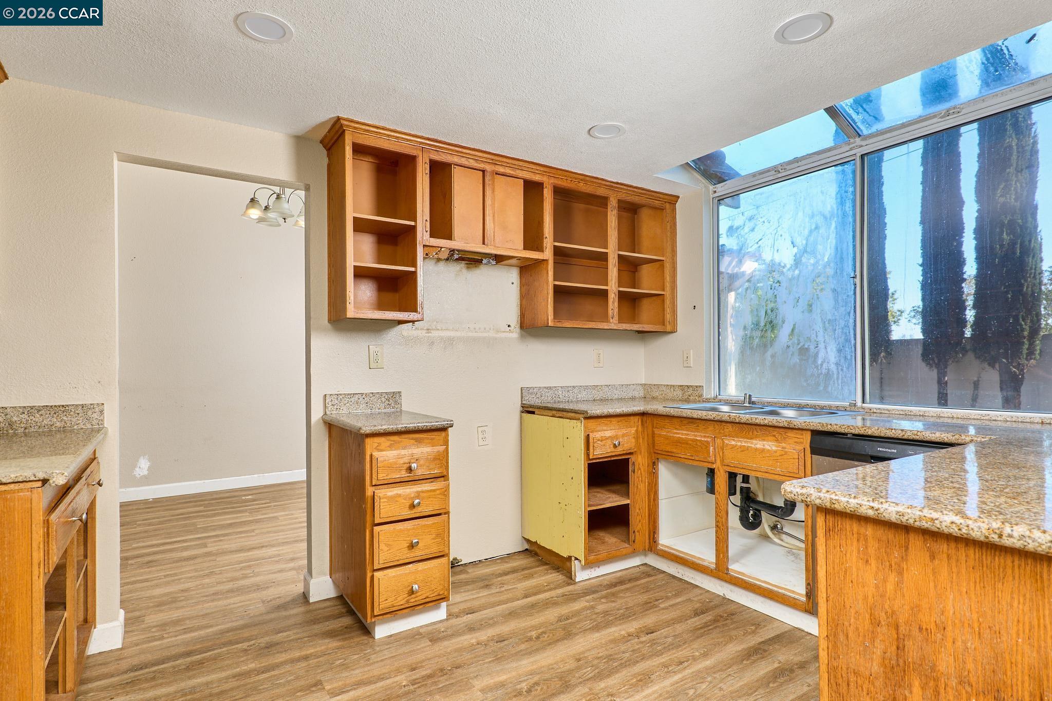 Detail Gallery Image 3 of 31 For 4625 Arabian Way, Antioch,  CA 94531 - 5 Beds | 3 Baths