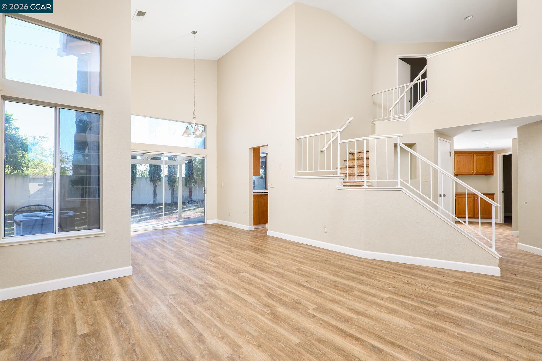 Detail Gallery Image 5 of 31 For 4625 Arabian Way, Antioch,  CA 94531 - 5 Beds | 3 Baths