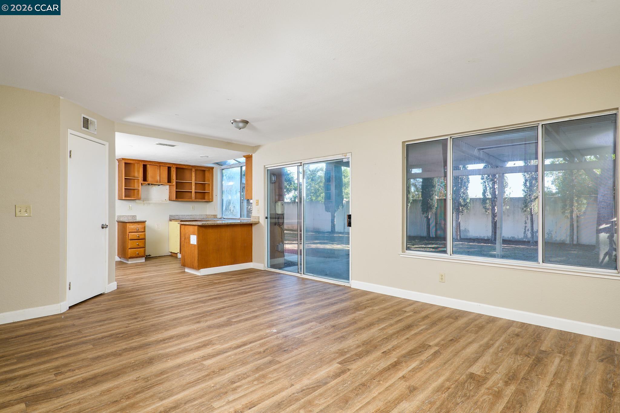 Detail Gallery Image 7 of 31 For 4625 Arabian Way, Antioch,  CA 94531 - 5 Beds | 3 Baths