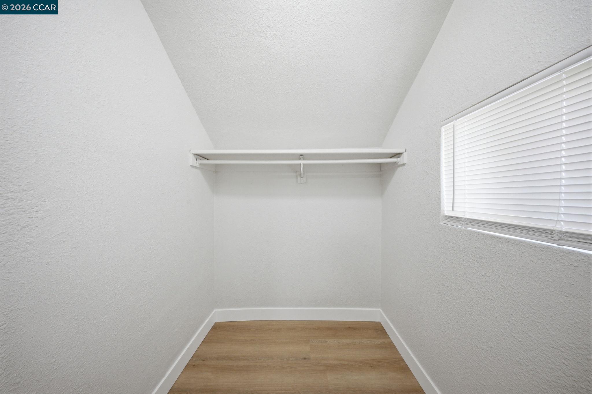 Detail Gallery Image 31 of 60 For 235 E Knoles Way, Stockton,  CA 95204 - 3 Beds | 3 Baths