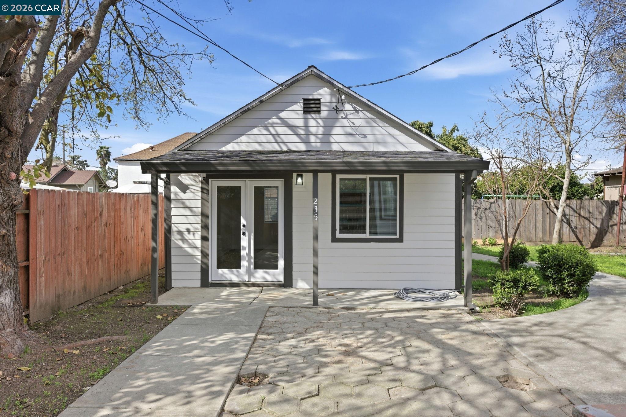 Detail Gallery Image 41 of 60 For 235 E Knoles Way, Stockton,  CA 95204 - 3 Beds | 3 Baths