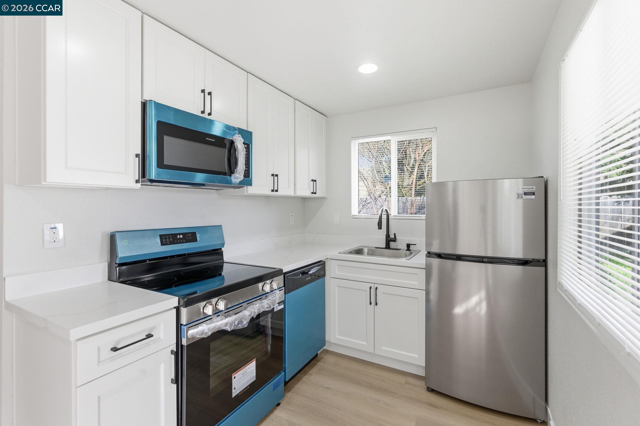 Detail Gallery Image 50 of 60 For 235 E Knoles Way, Stockton,  CA 95204 - 3 Beds | 3 Baths