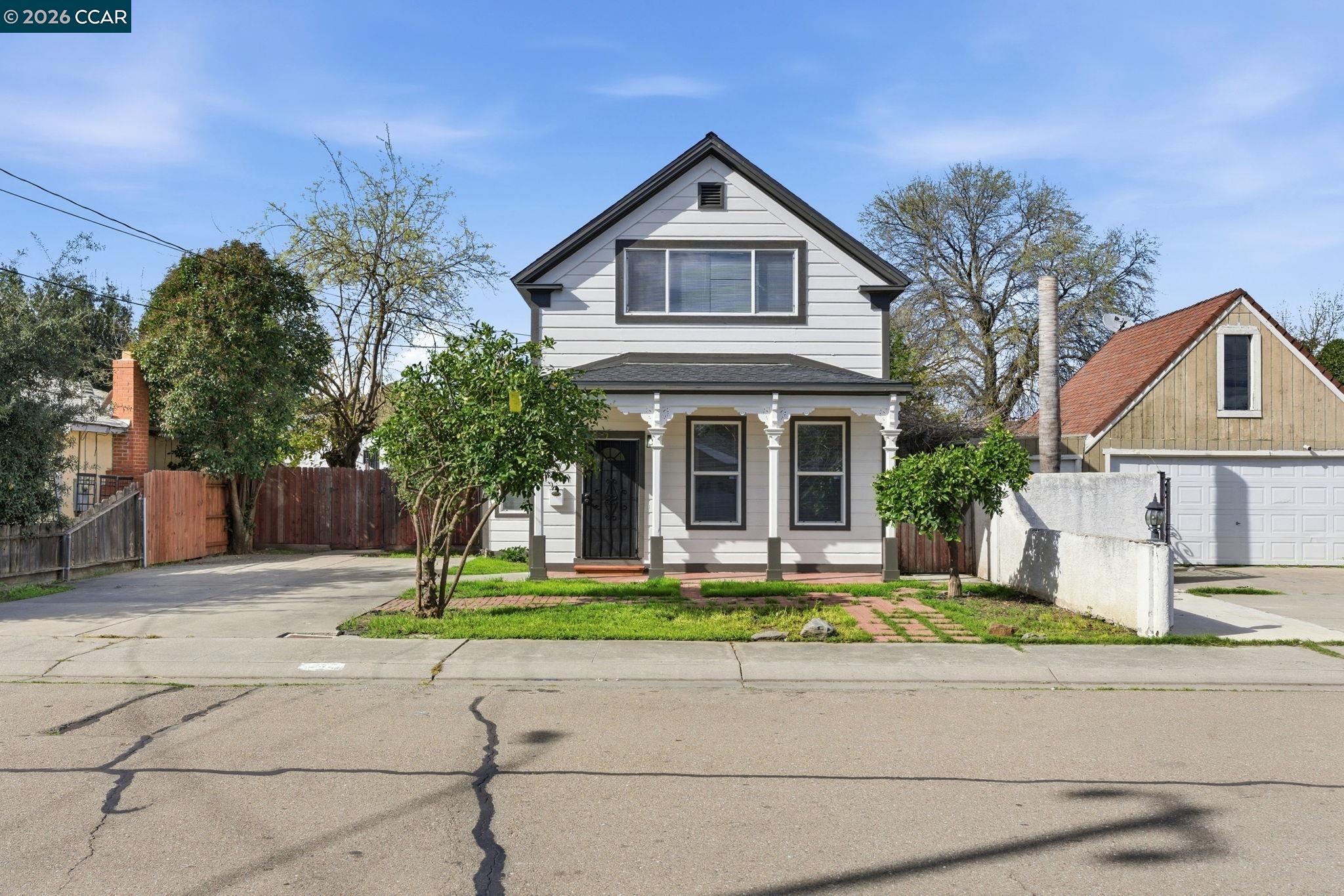 Front Image Thumbnail for CC41126173