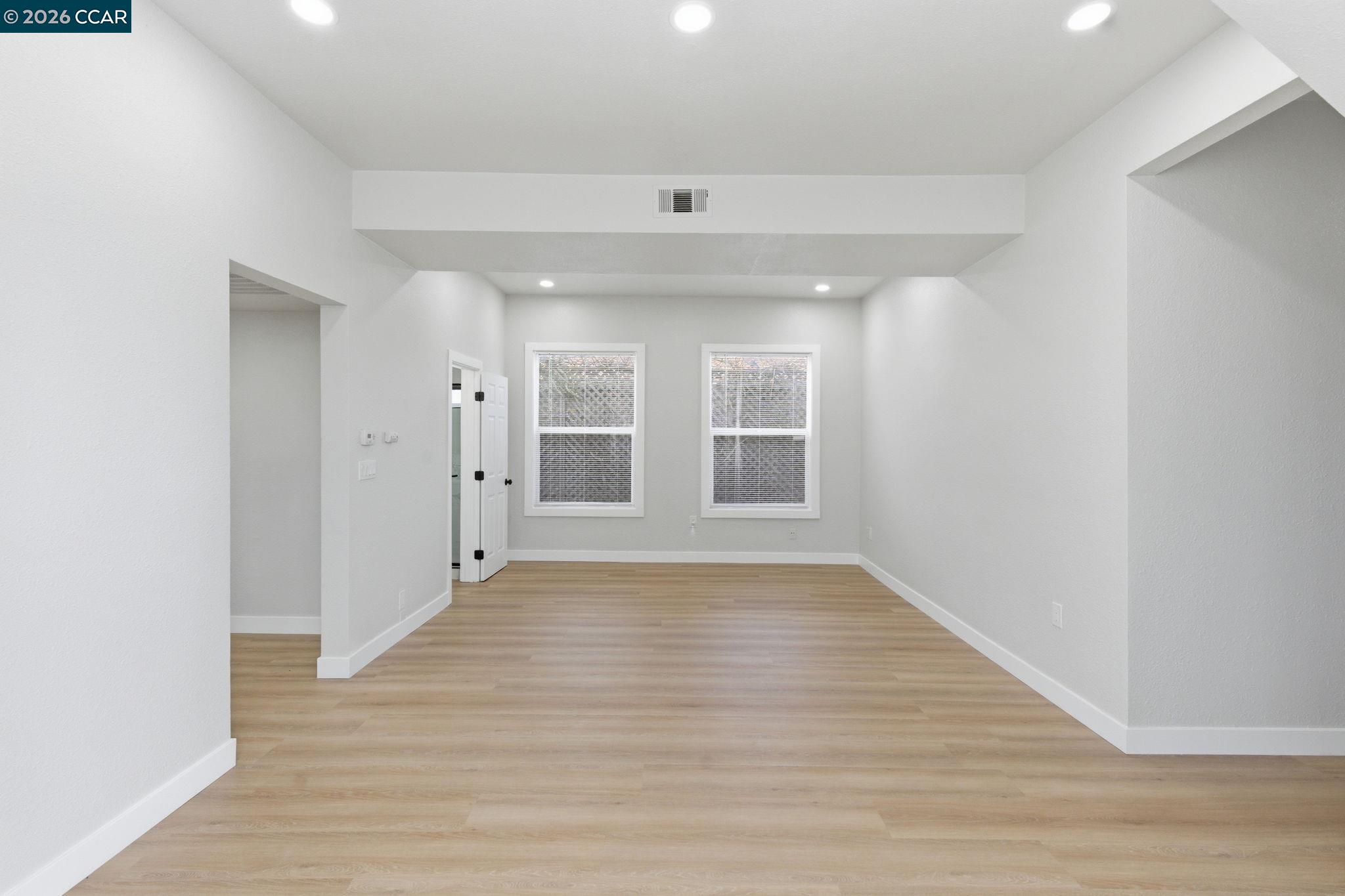 Detail Gallery Image 13 of 60 For 235 E Knoles Way, Stockton,  CA 95204 - – Beds | – Baths