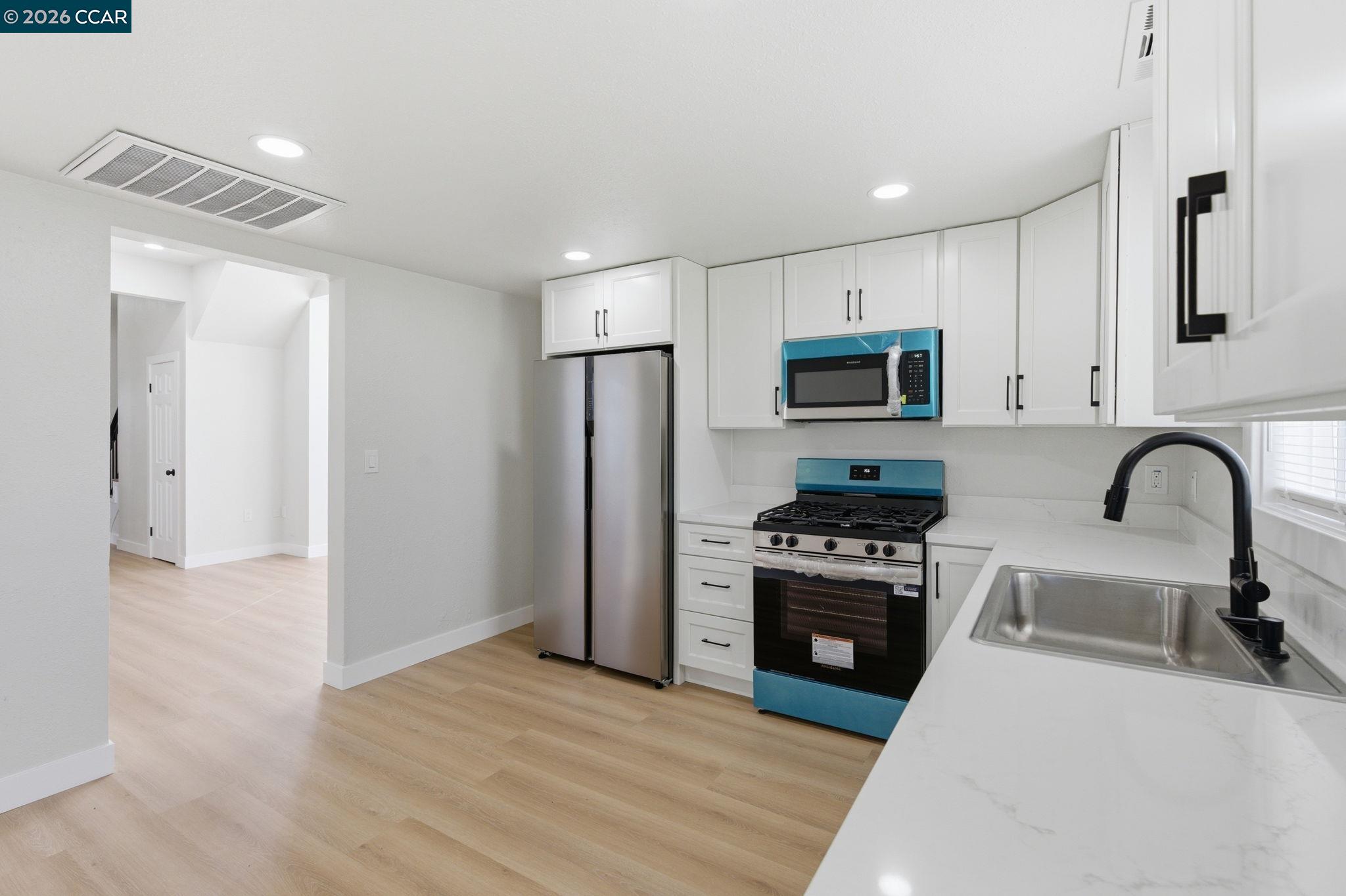 Detail Gallery Image 16 of 60 For 235 E Knoles Way, Stockton,  CA 95204 - – Beds | – Baths