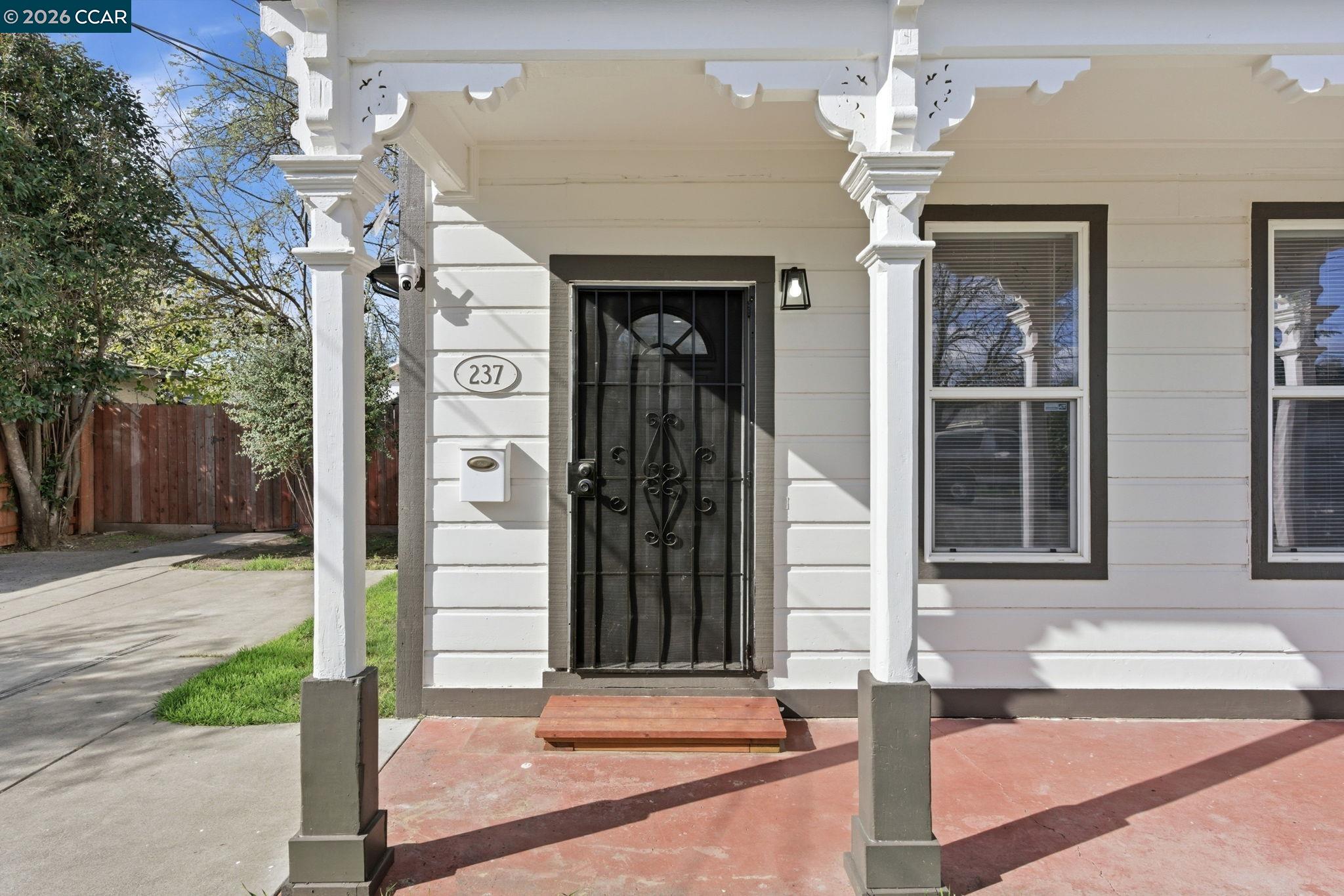 Detail Gallery Image 5 of 60 For 235 E Knoles Way, Stockton,  CA 95204 - – Beds | – Baths