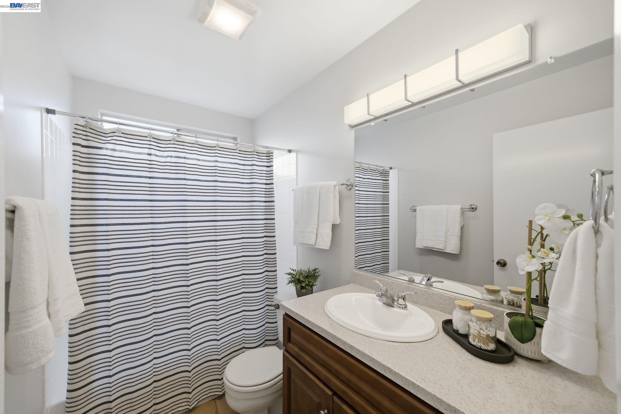 Detail Gallery Image 16 of 34 For 855 Hanover Street, Livermore,  CA 94551 - 3 Beds | 2 Baths