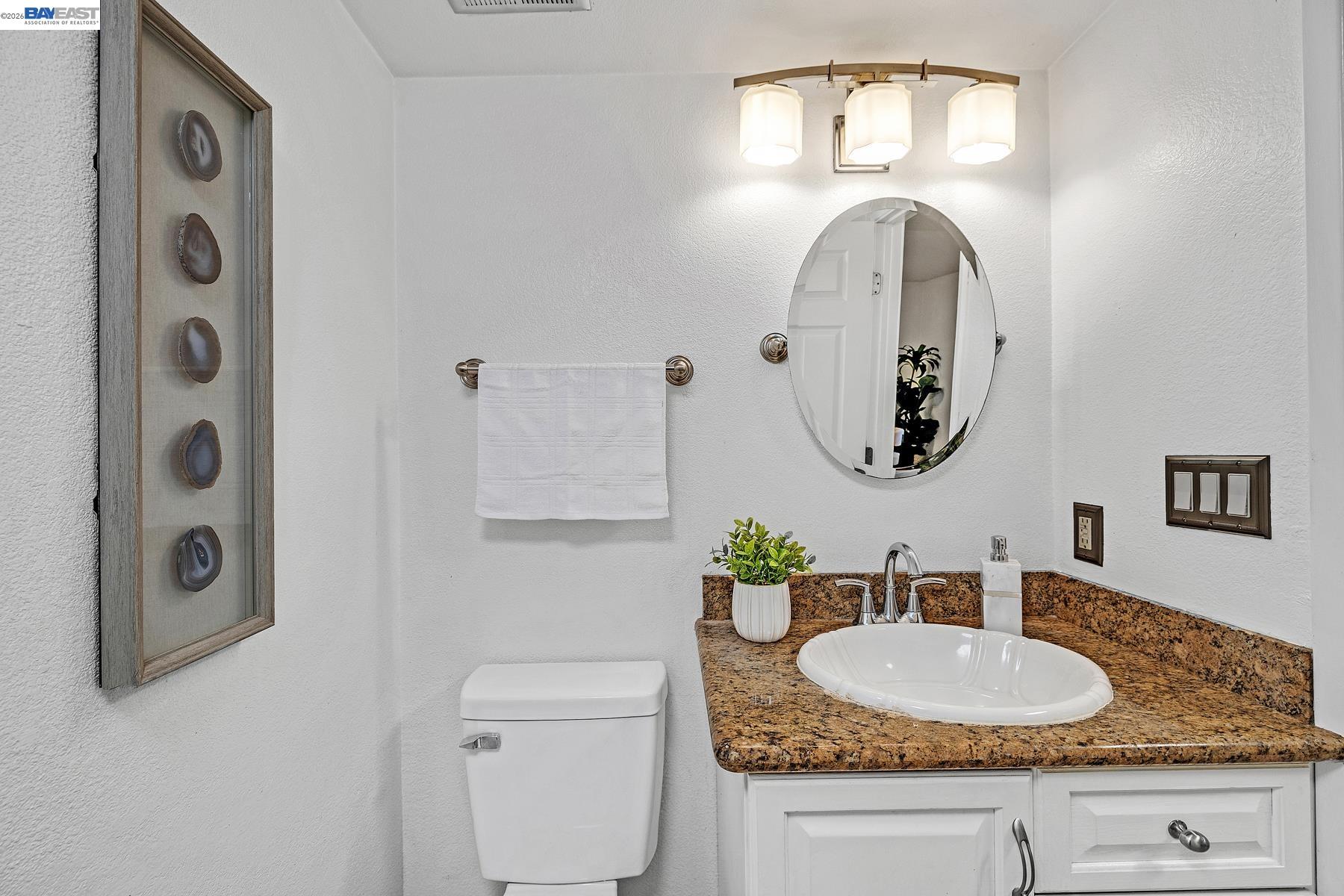 Detail Gallery Image 13 of 50 For 4229 Tanager Cmn, Fremont,  CA 94555 - 2 Beds | 1/1 Baths