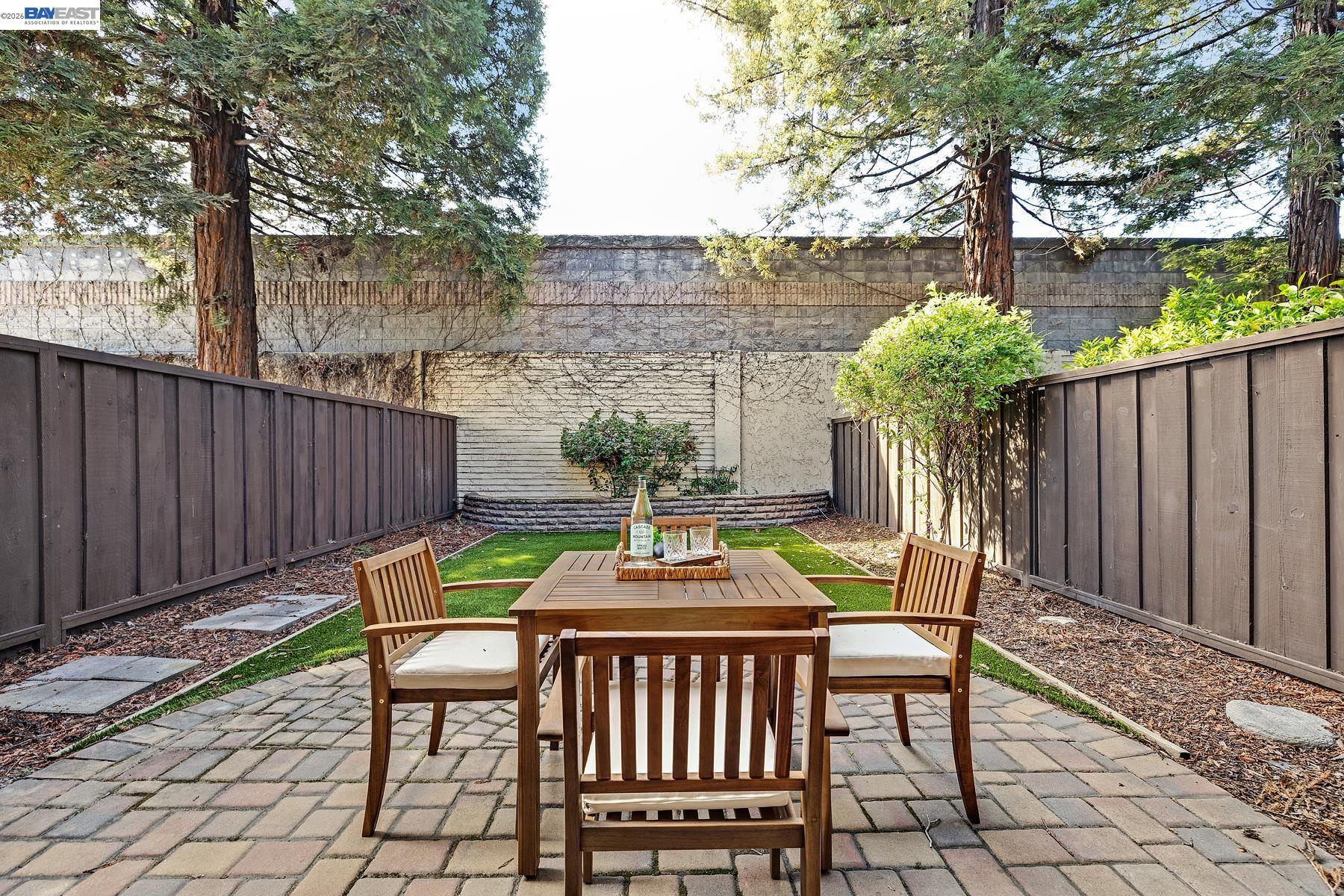 Detail Gallery Image 23 of 50 For 4229 Tanager Cmn, Fremont,  CA 94555 - 2 Beds | 1/1 Baths