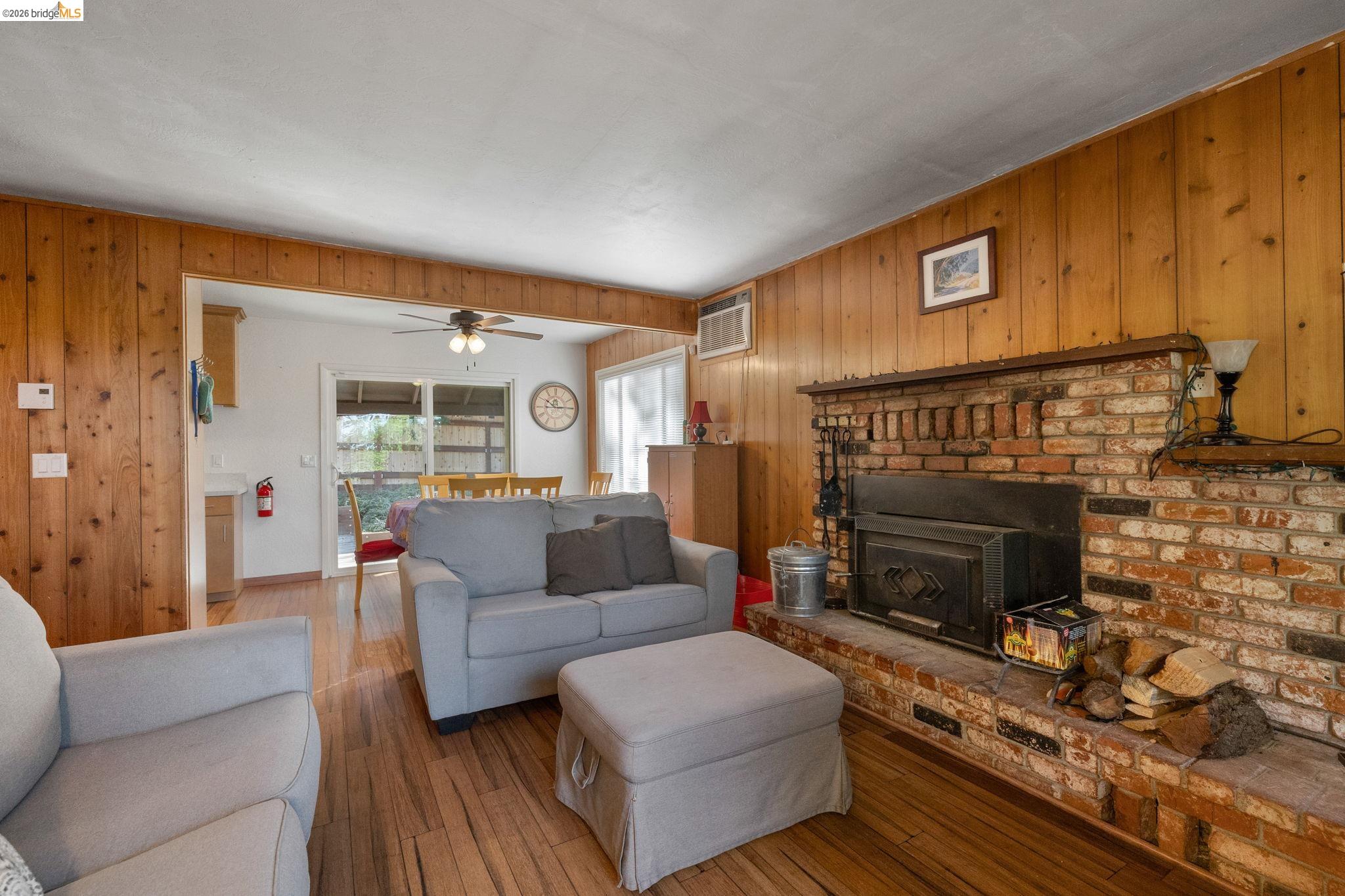 Detail Gallery Image 5 of 24 For 24363 Jeanita Ln, Mi Wuk Village,  CA 95346 - 3 Beds | 2 Baths