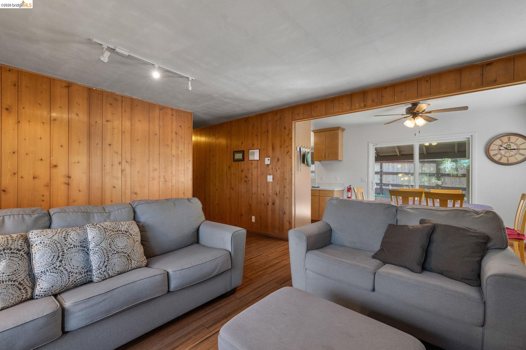 Detail Gallery Image 6 of 24 For 24363 Jeanita Ln, Mi Wuk Village,  CA 95346 - 3 Beds | 2 Baths