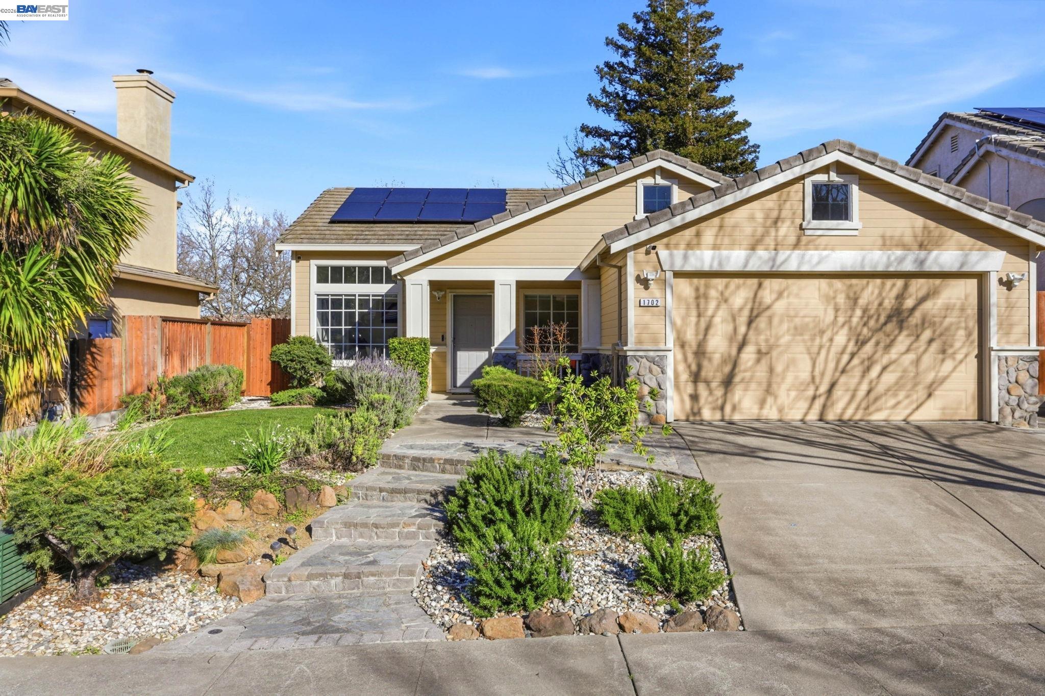 Detail Gallery Image 2 of 53 For 1702 Highland Cir, Fairfield,  CA 94534 - 4 Beds | 2 Baths