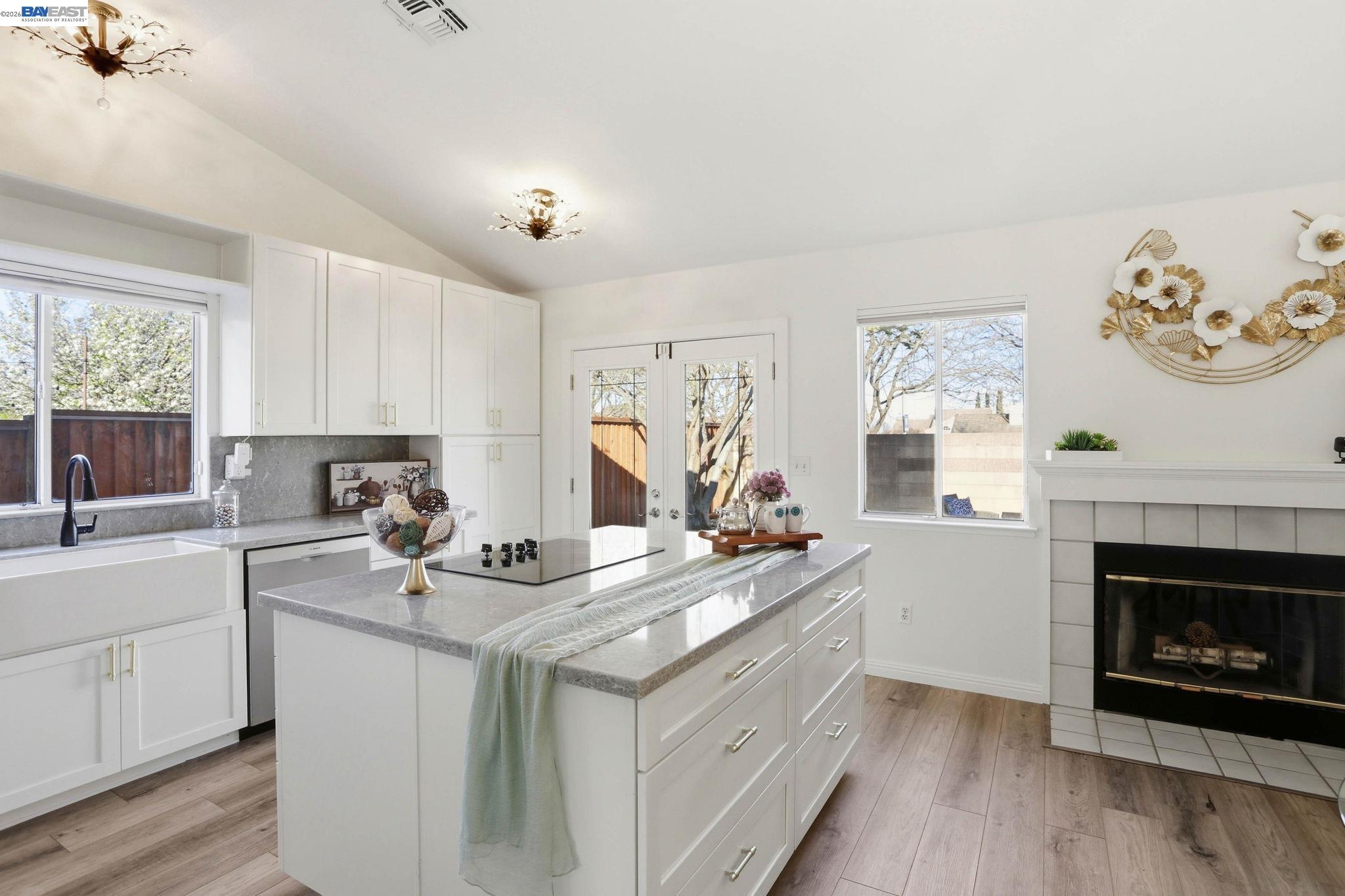 Detail Gallery Image 11 of 53 For 1702 Highland Cir, Fairfield,  CA 94534 - 4 Beds | 2 Baths