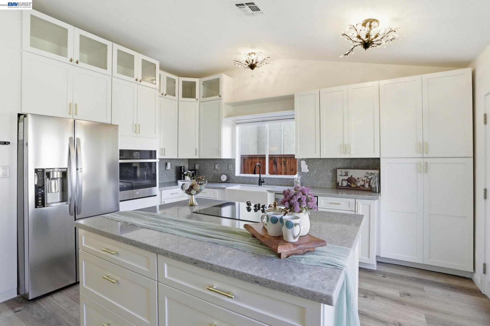 Detail Gallery Image 12 of 53 For 1702 Highland Cir, Fairfield,  CA 94534 - 4 Beds | 2 Baths