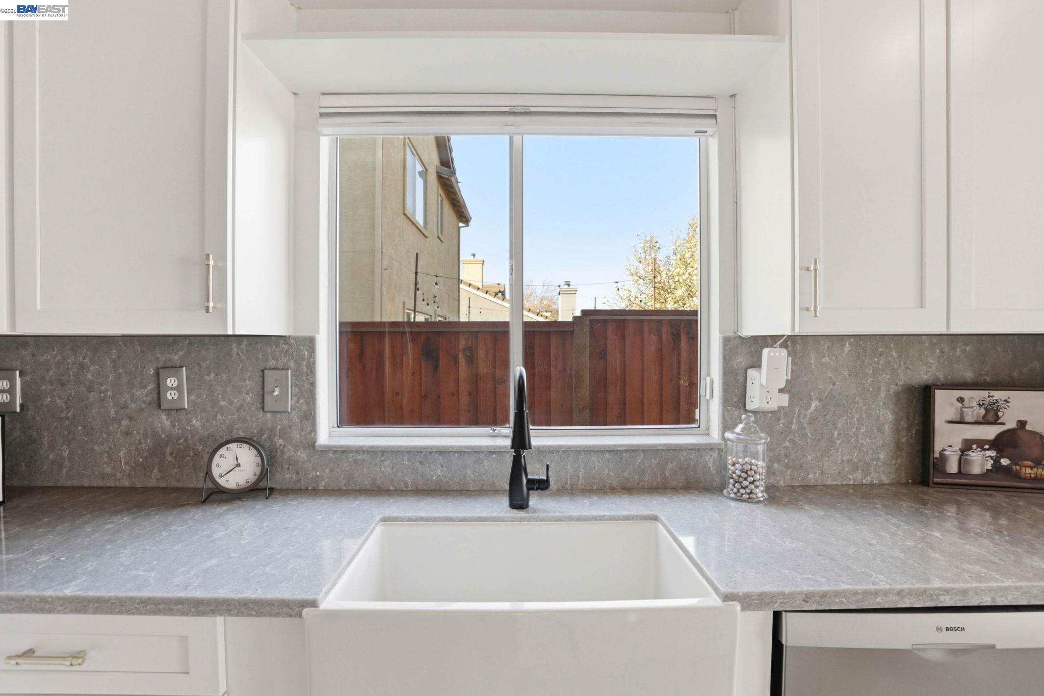 Detail Gallery Image 14 of 53 For 1702 Highland Cir, Fairfield,  CA 94534 - 4 Beds | 2 Baths