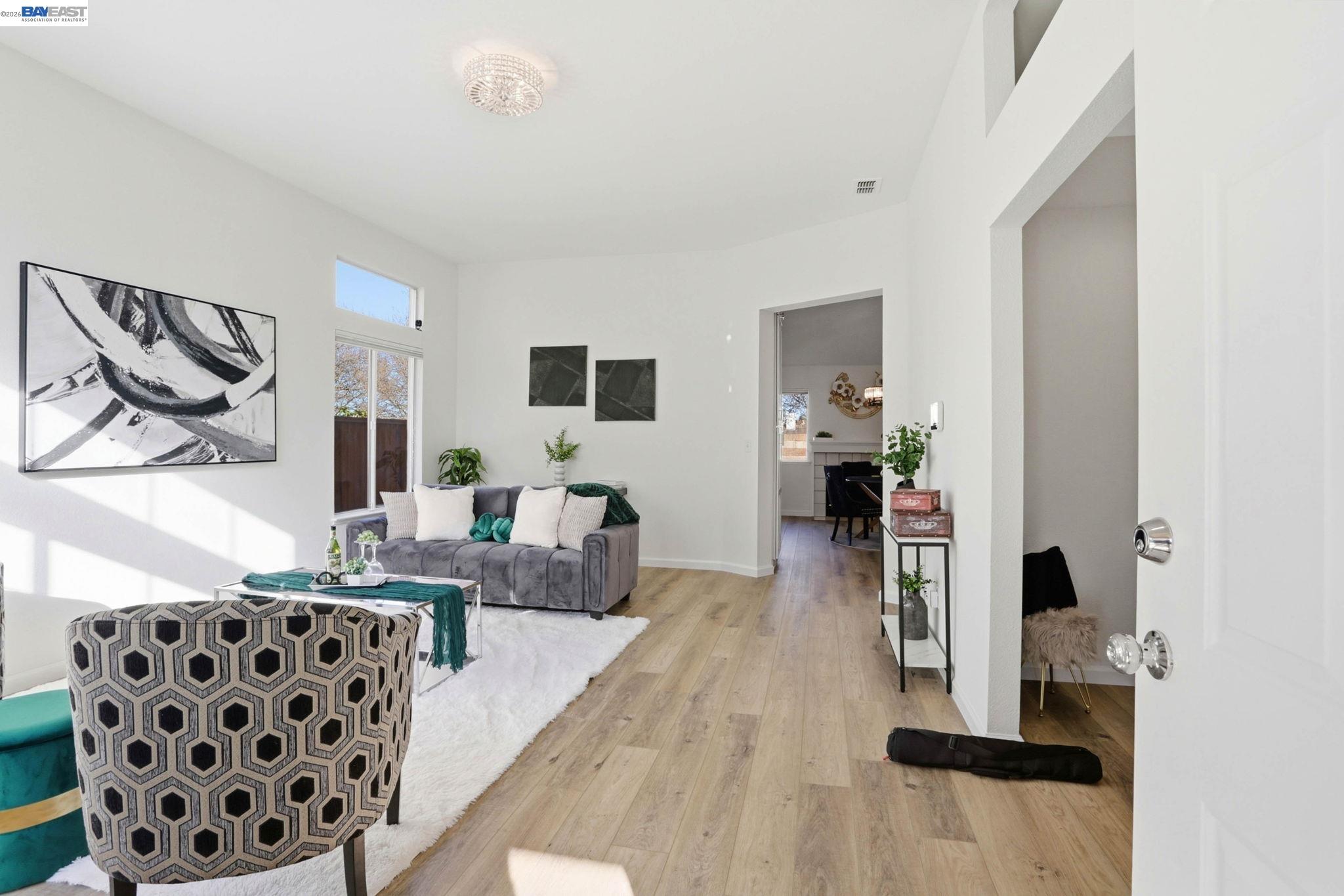 Detail Gallery Image 7 of 53 For 1702 Highland Cir, Fairfield,  CA 94534 - 4 Beds | 2 Baths