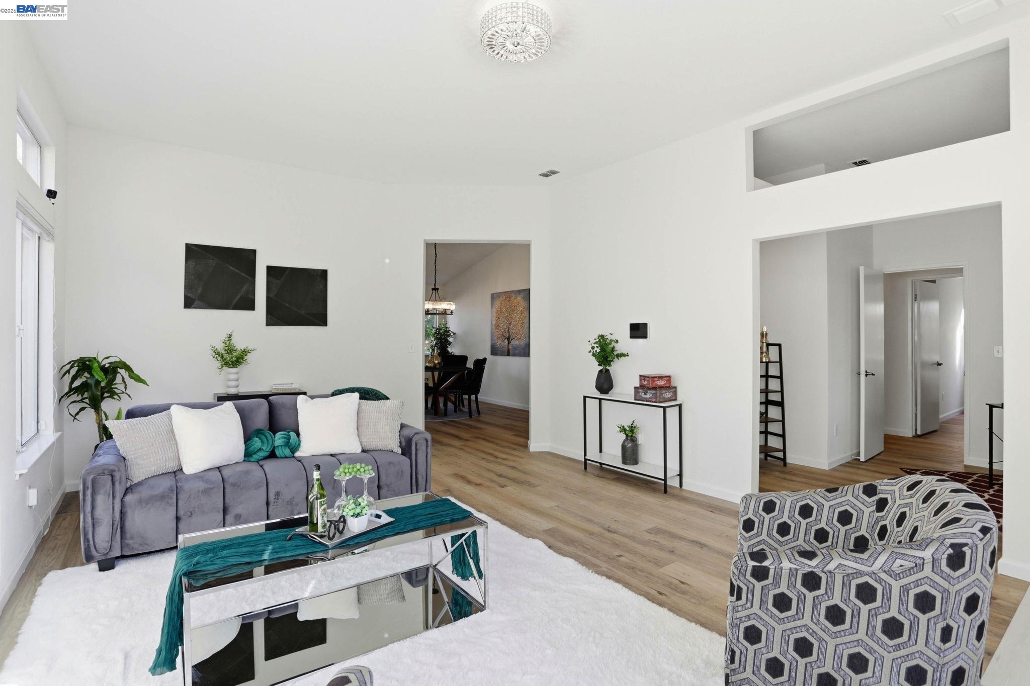 Detail Gallery Image 8 of 53 For 1702 Highland Cir, Fairfield,  CA 94534 - 4 Beds | 2 Baths