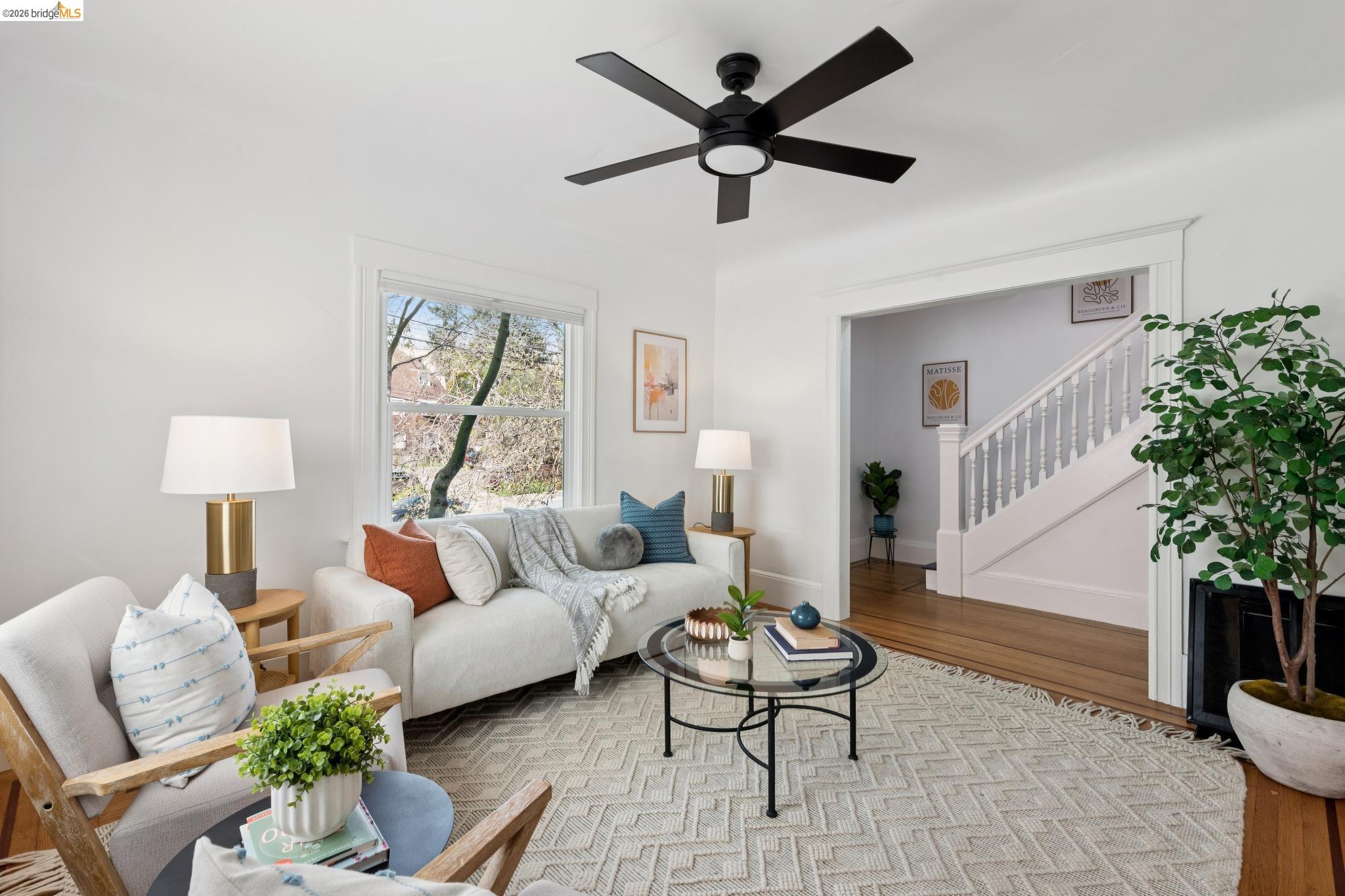 Detail Gallery Image 11 of 42 For 3316 Harrison St, Oakland,  CA 94611 - 4 Beds | 2 Baths