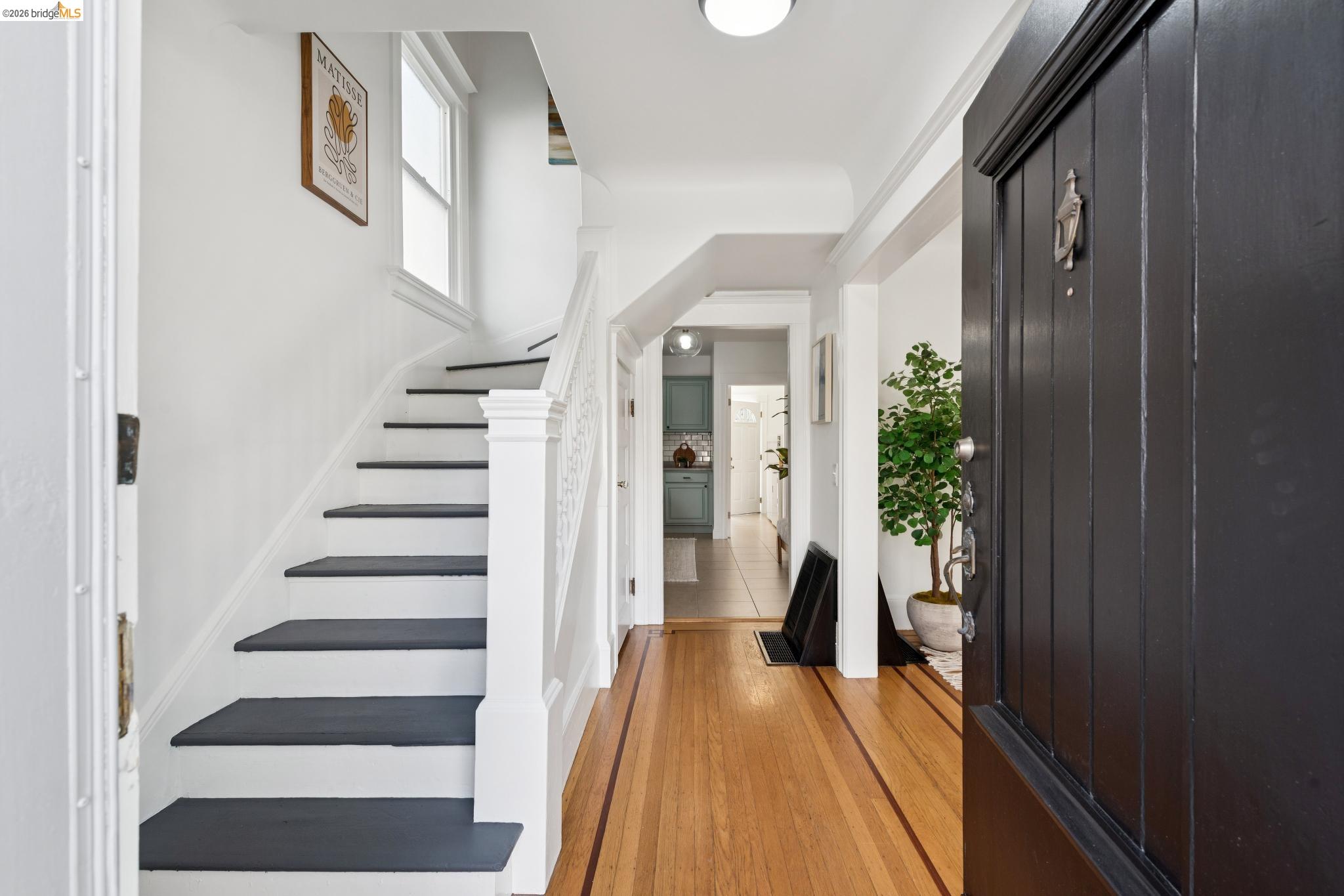 Detail Gallery Image 5 of 42 For 3316 Harrison St, Oakland,  CA 94611 - 4 Beds | 2 Baths