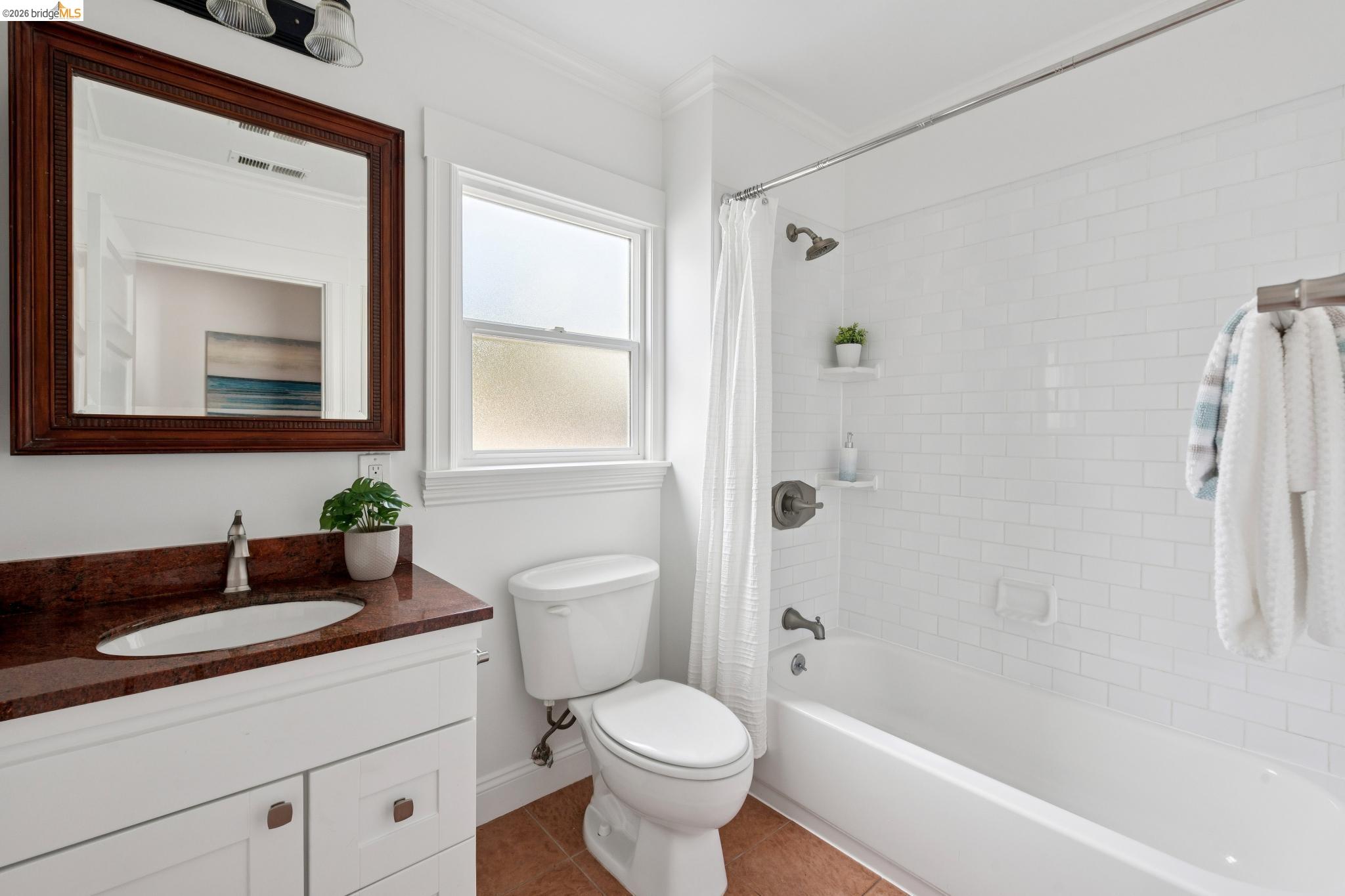 Detail Gallery Image 39 of 42 For 3316 Harrison St, Oakland,  CA 94611 - 4 Beds | 2 Baths