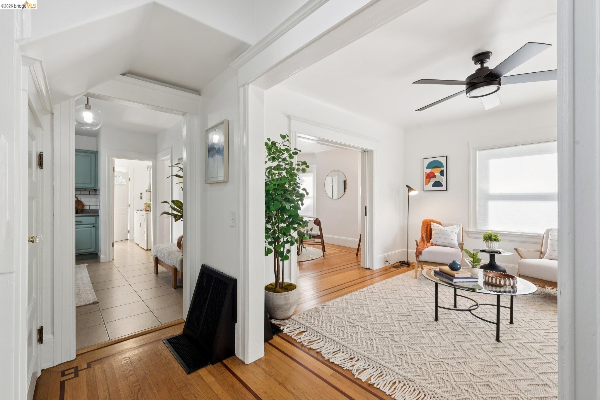 Detail Gallery Image 6 of 42 For 3316 Harrison St, Oakland,  CA 94611 - 4 Beds | 2 Baths