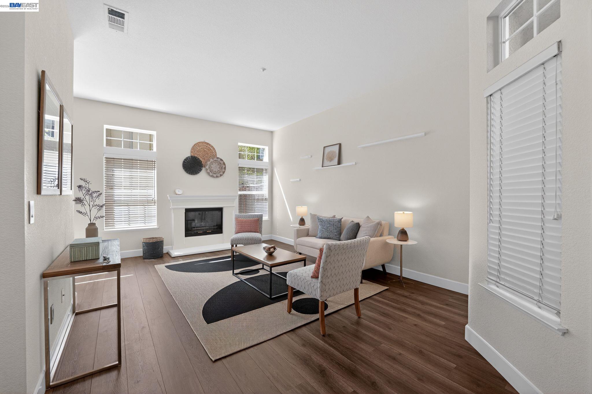 Photo #2: 41126182 Listing: Photo #2