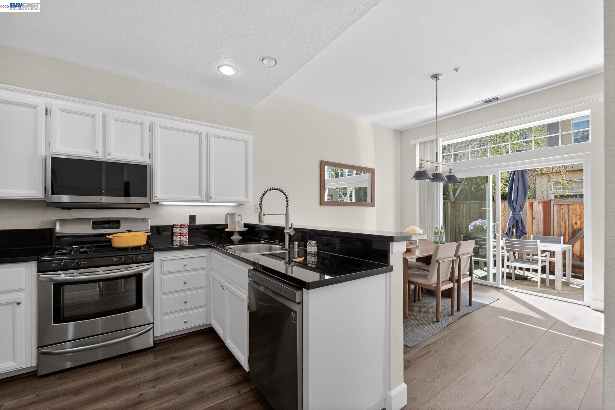 Photo #4: 41126182 Listing: Photo #4