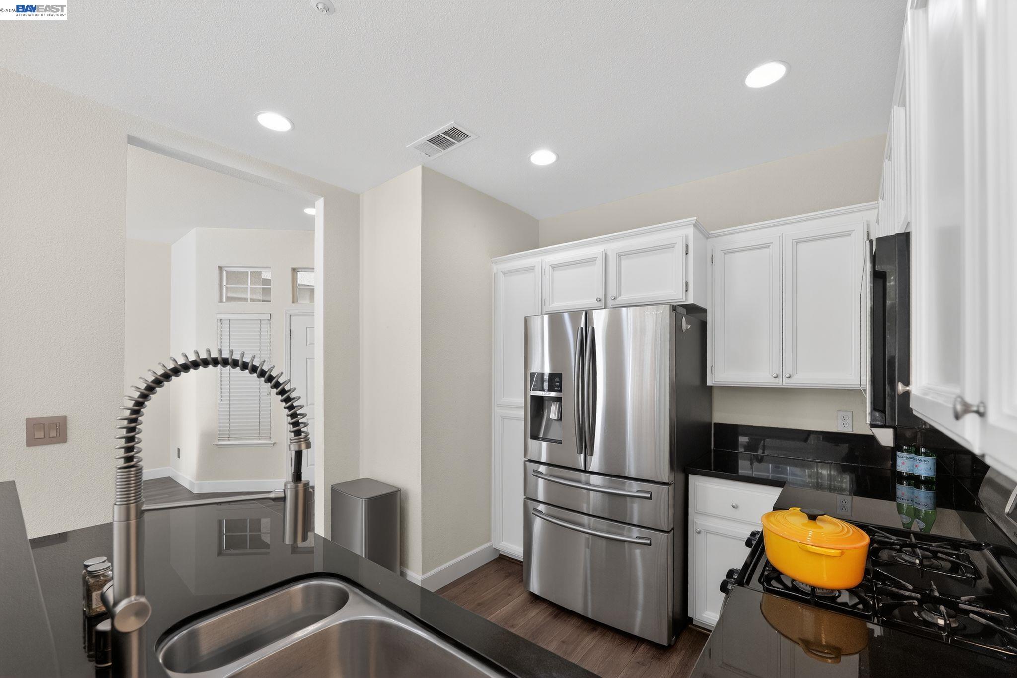 Detail Gallery Image 10 of 30 For 4173 Georgis Pl, Pleasanton,  CA 94588 - 2 Beds | 2/1 Baths