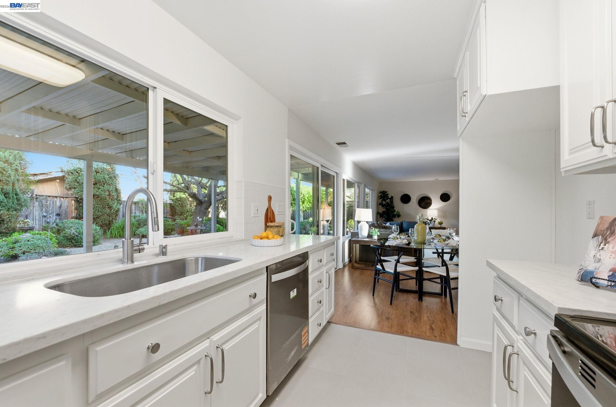 Detail Gallery Image 13 of 41 For 8092 Olympic Ct, Newark,  CA 94560 - 4 Beds | 2/1 Baths