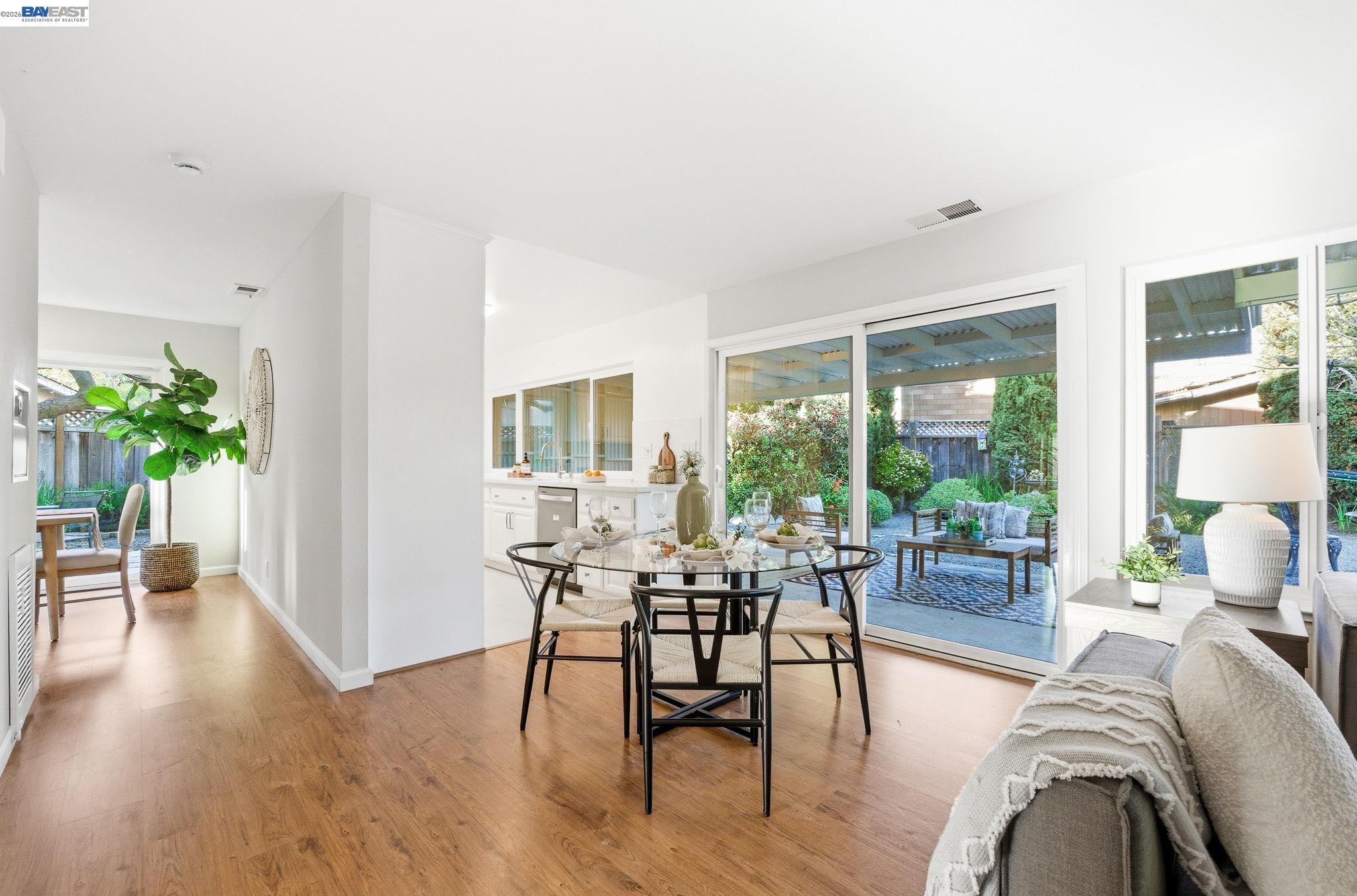 Detail Gallery Image 9 of 41 For 8092 Olympic Ct, Newark,  CA 94560 - 4 Beds | 2/1 Baths