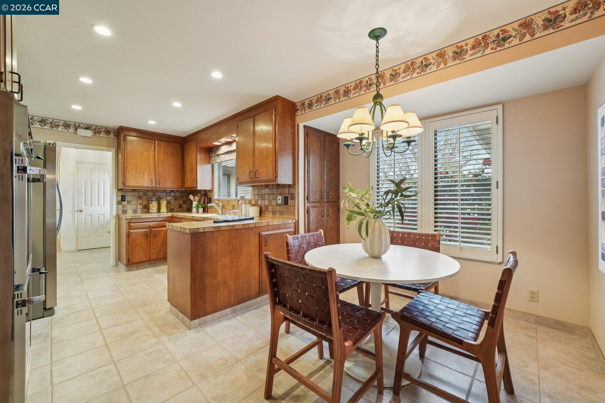 Detail Gallery Image 14 of 44 For 34 Sherwood Ct, Moraga,  CA 94556 - 4 Beds | 2/1 Baths