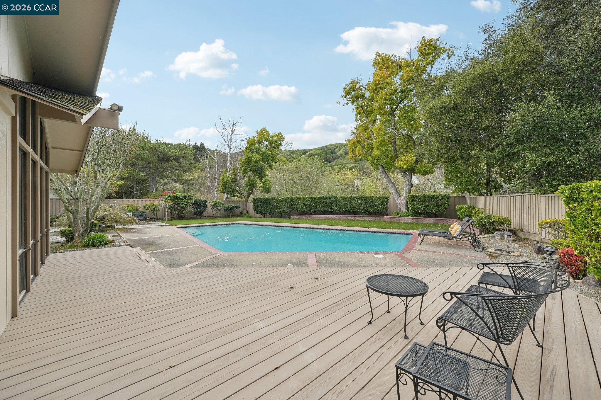 Detail Gallery Image 34 of 44 For 34 Sherwood Ct, Moraga,  CA 94556 - 4 Beds | 2/1 Baths