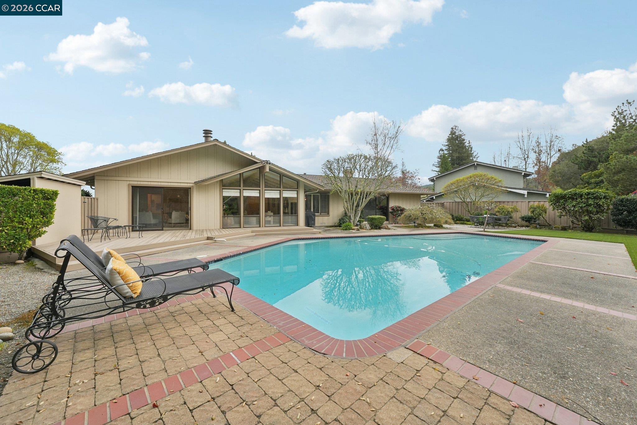 Detail Gallery Image 36 of 44 For 34 Sherwood Ct, Moraga,  CA 94556 - 4 Beds | 2/1 Baths