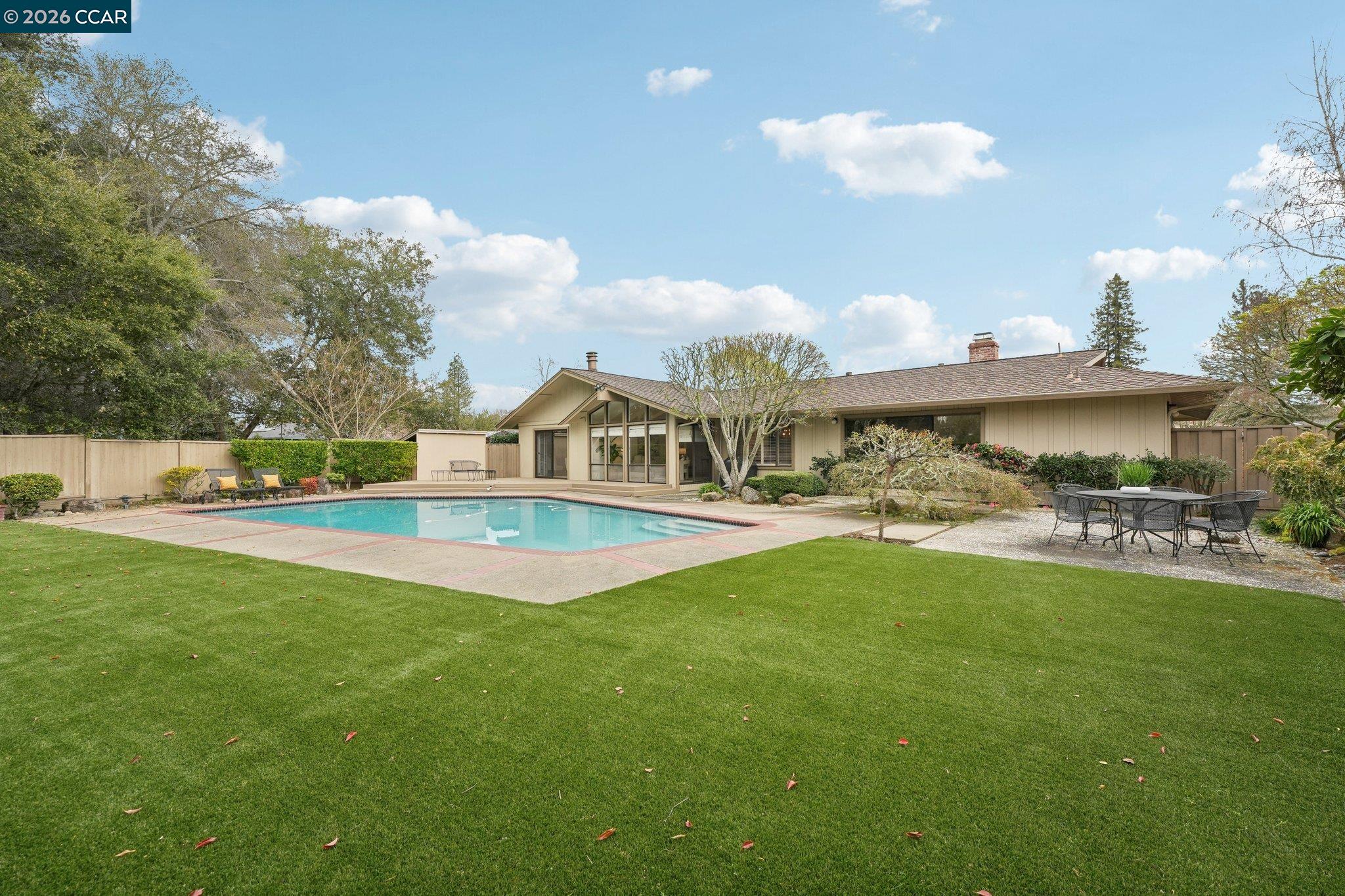 Detail Gallery Image 38 of 44 For 34 Sherwood Ct, Moraga,  CA 94556 - 4 Beds | 2/1 Baths