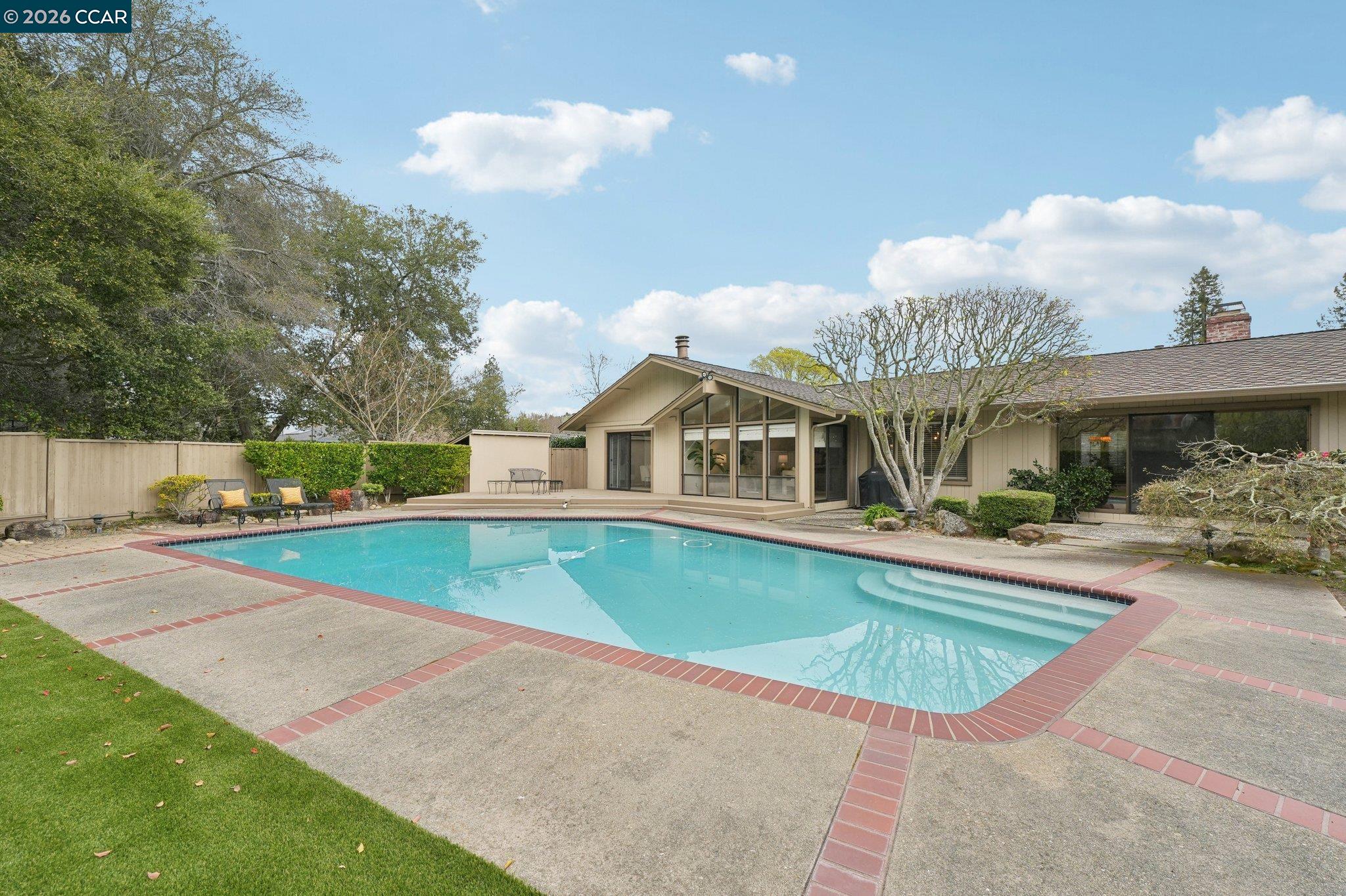 Detail Gallery Image 39 of 44 For 34 Sherwood Ct, Moraga,  CA 94556 - 4 Beds | 2/1 Baths