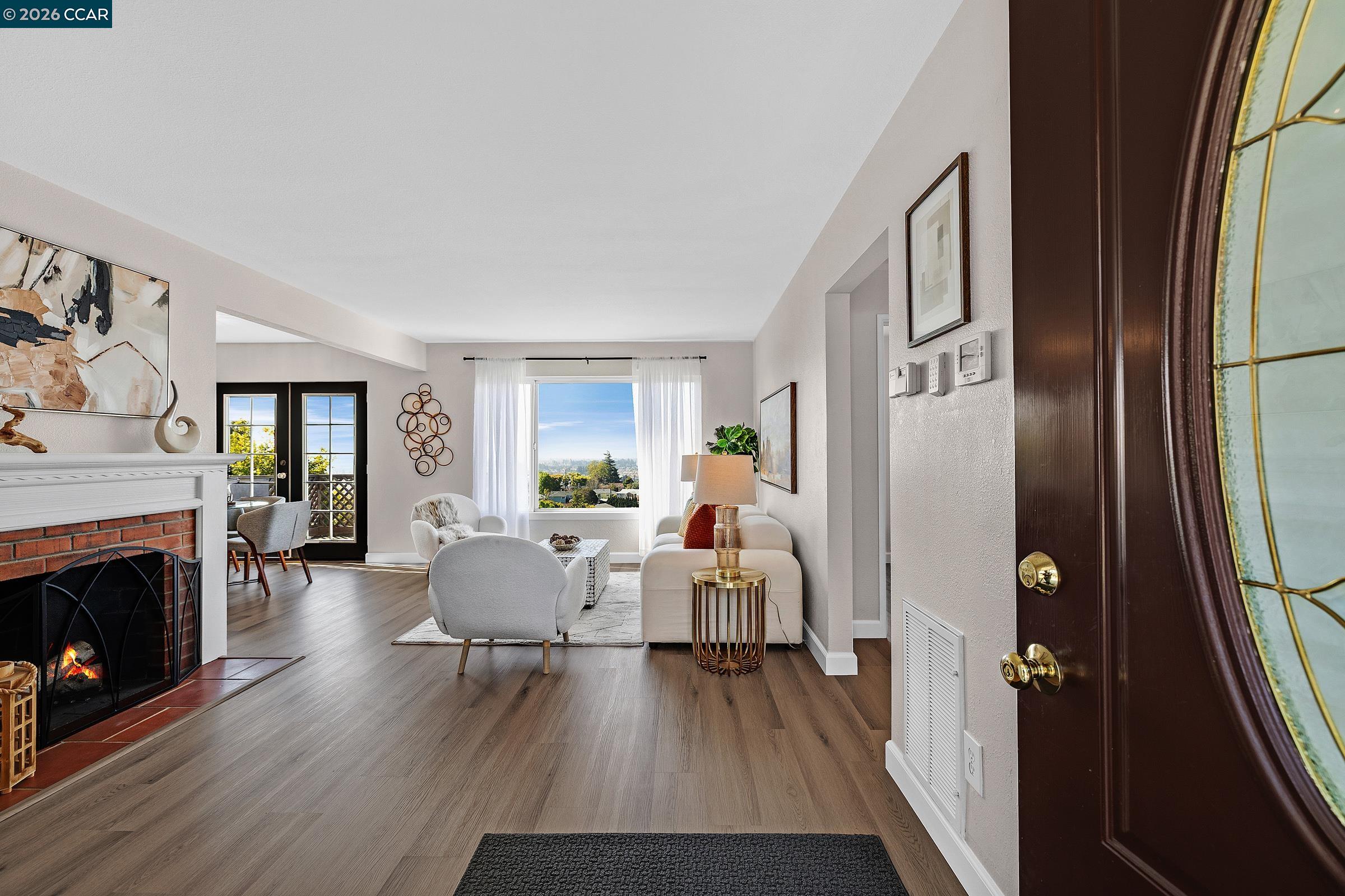 Detail Gallery Image 4 of 40 For 16057 Gramercy Dr, Castro Valley,  CA 94578 - 4 Beds | 2 Baths