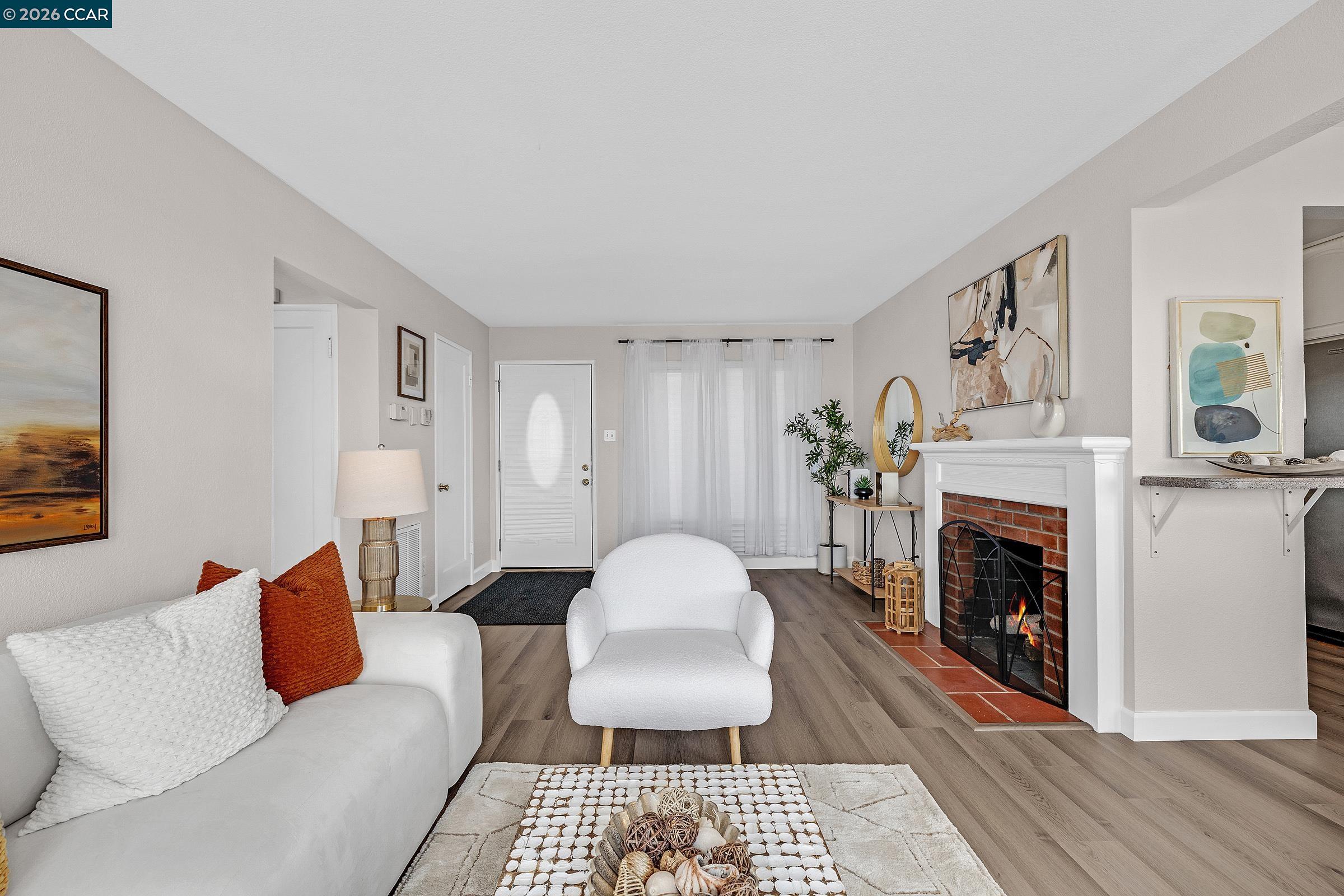 Detail Gallery Image 8 of 40 For 16057 Gramercy Dr, Castro Valley,  CA 94578 - 4 Beds | 2 Baths