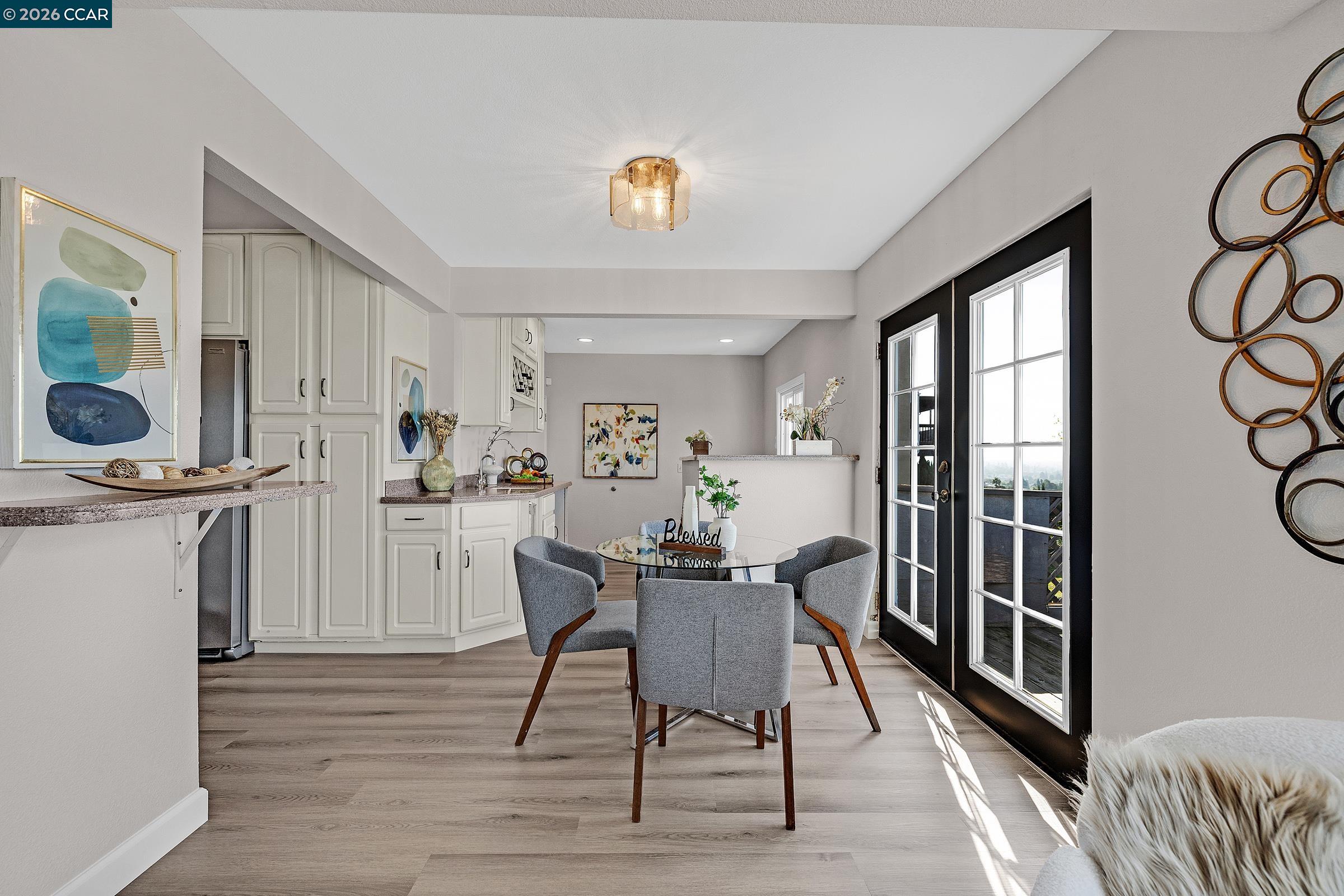 Detail Gallery Image 9 of 40 For 16057 Gramercy Dr, Castro Valley,  CA 94578 - 4 Beds | 2 Baths